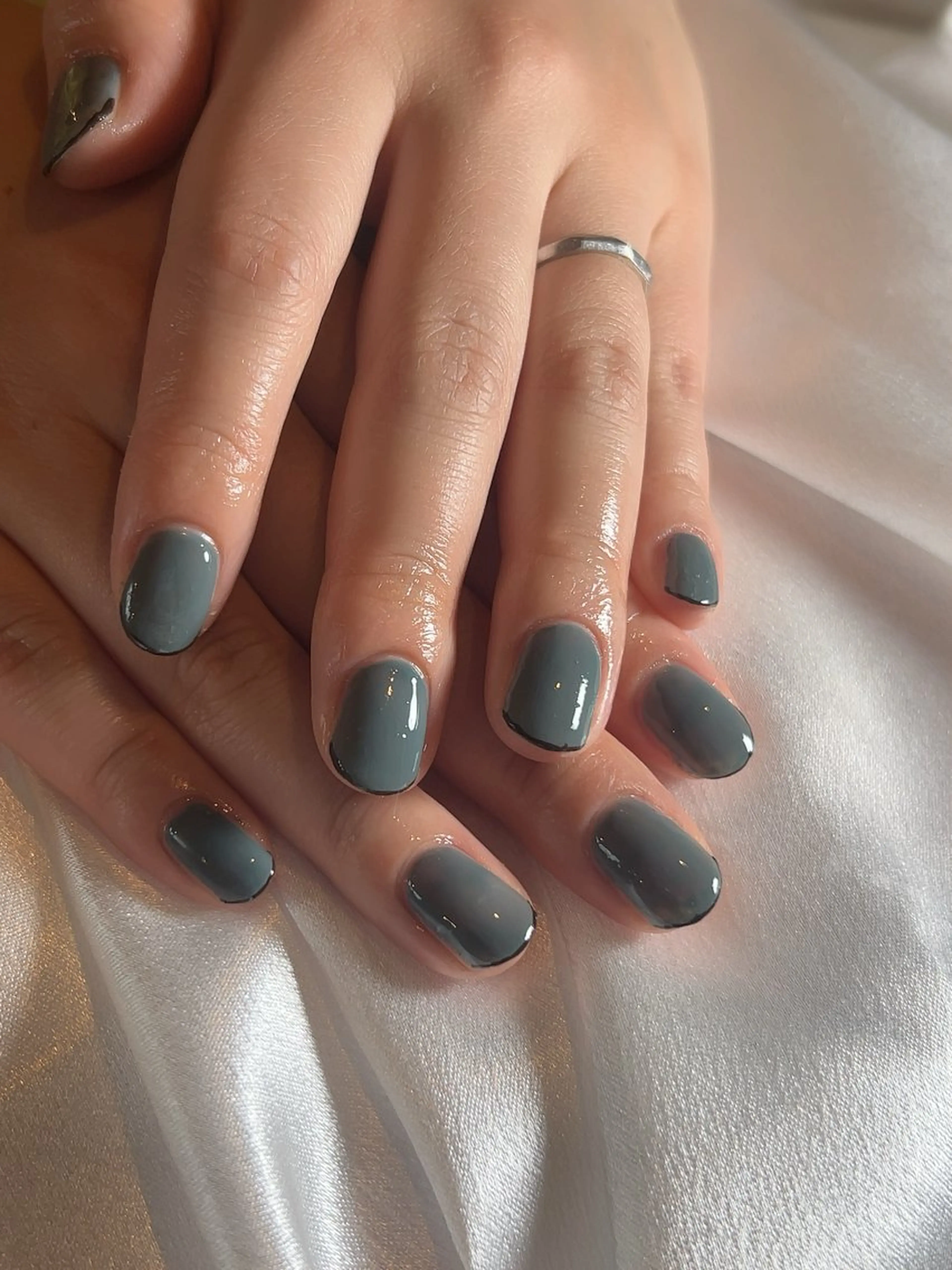 ネイル nail studio Ulu所属・漆崎 茜のネイルデザイン