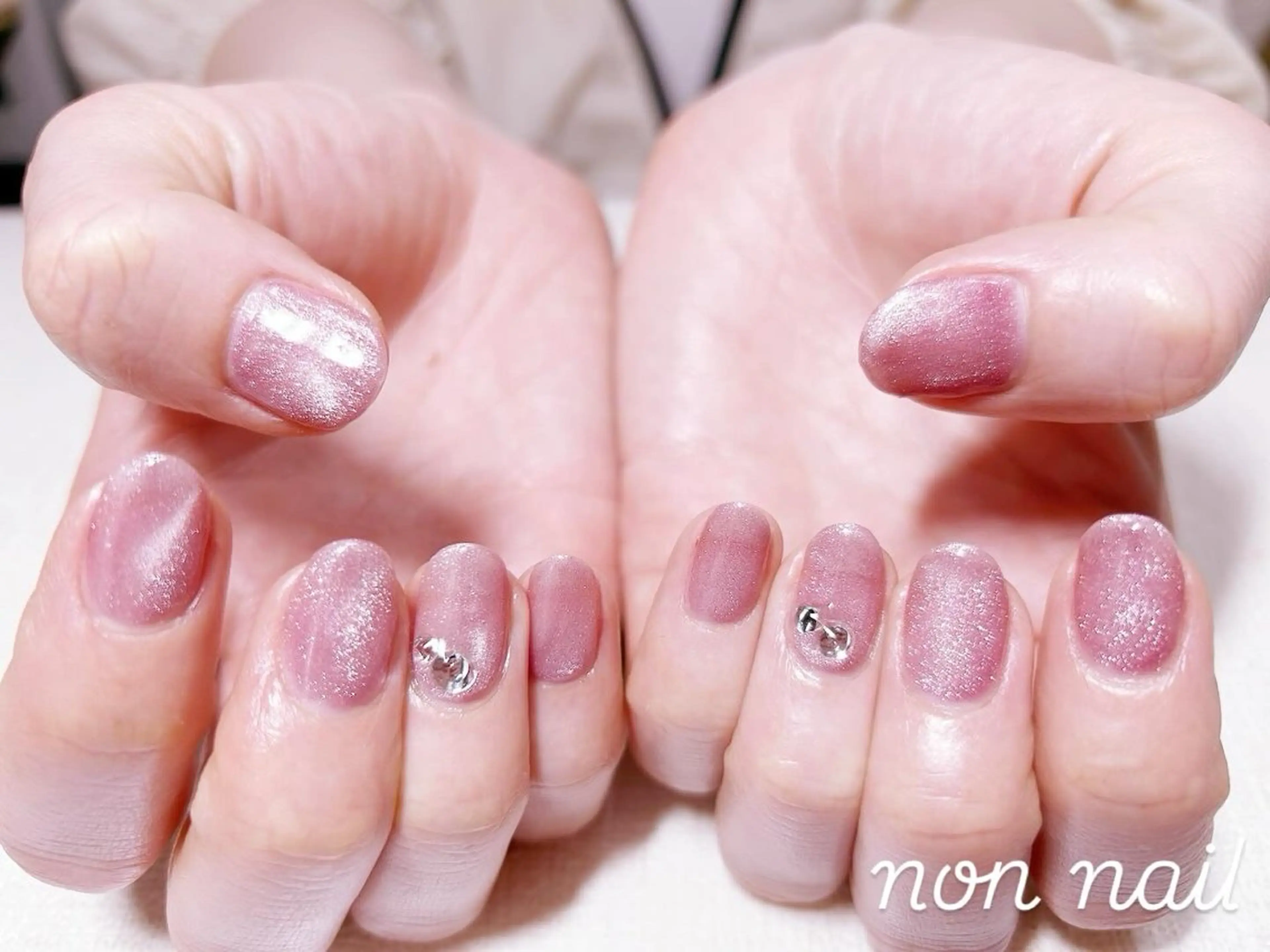 ネイル マグネットネイル ピンク ストーンネイル ハンドネイル non nail ⭐︎のネイルデザイン