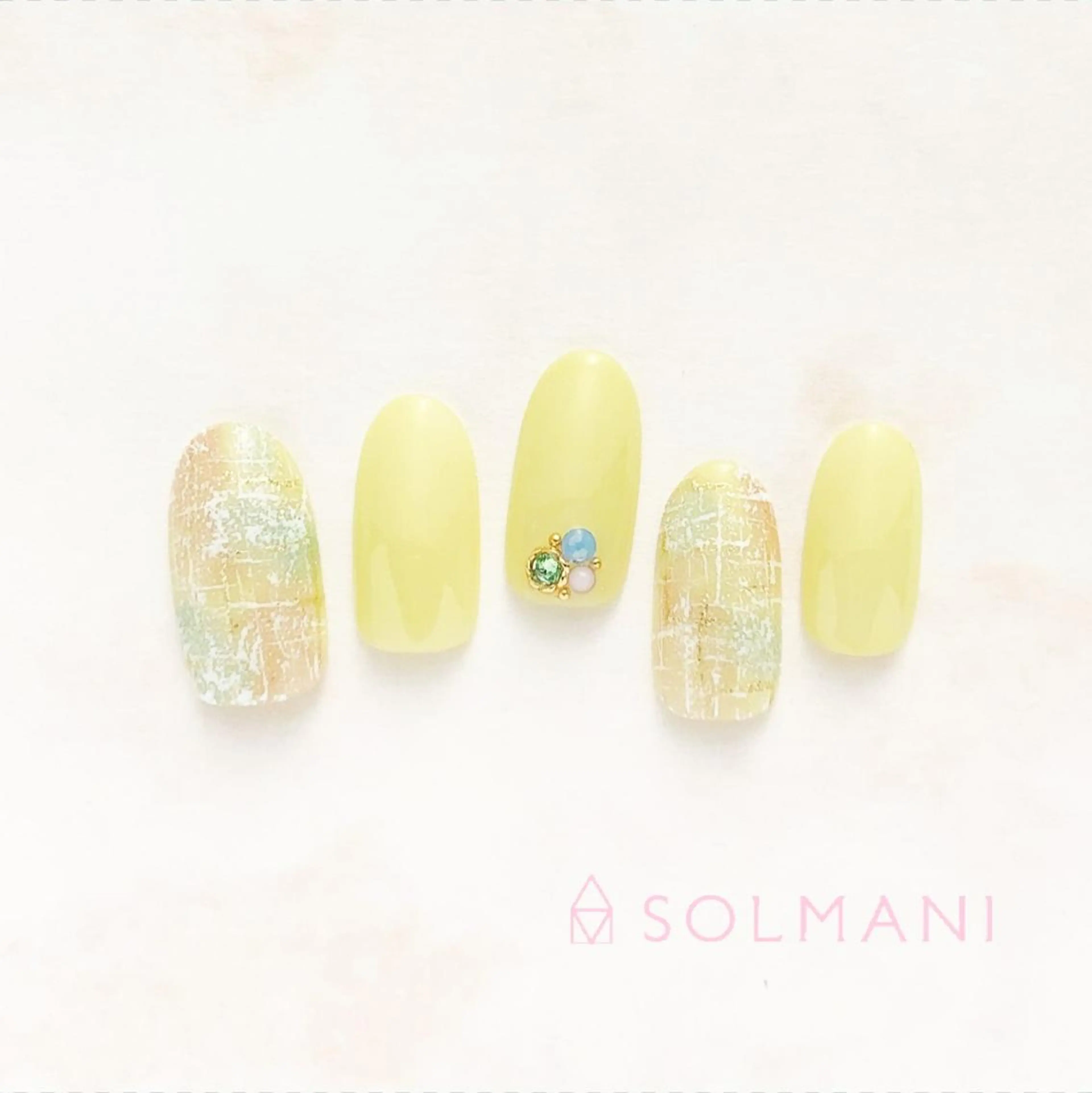 ネイル ツイードネイル SOLMANI 予約担当のネイルデザイン