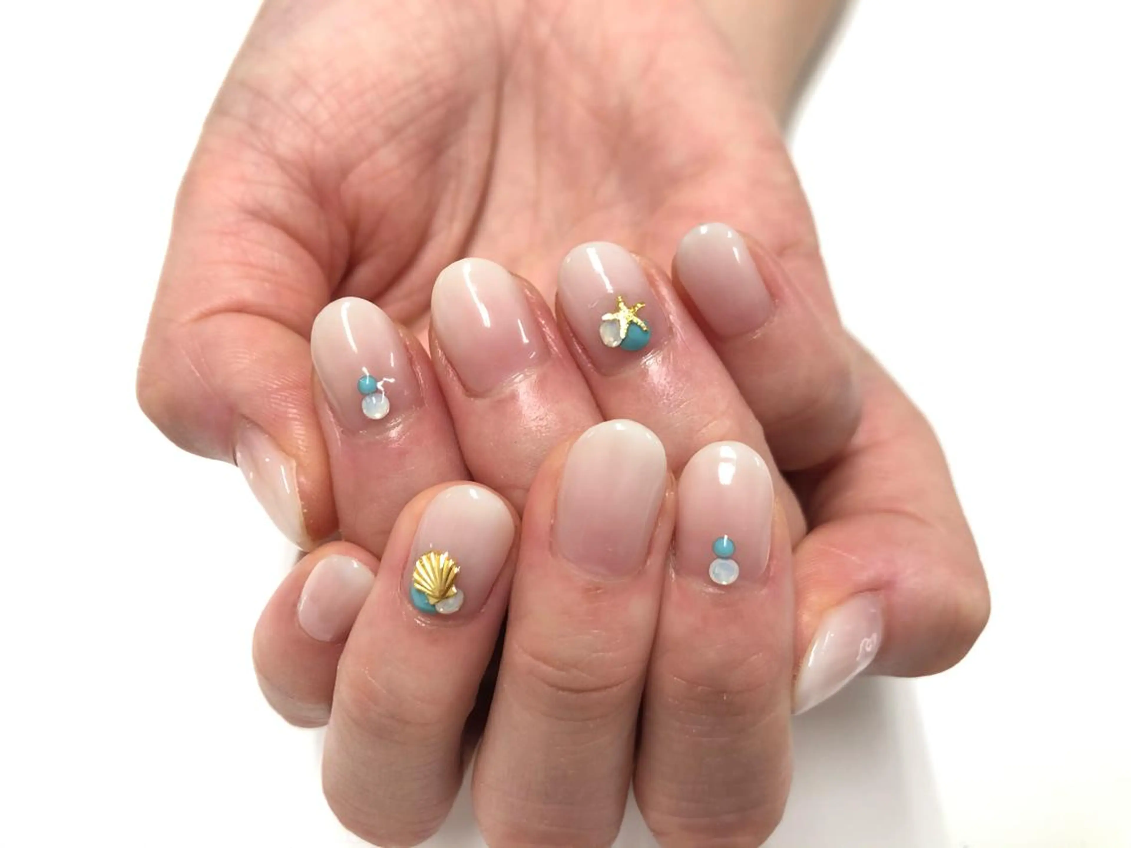 ネイル Dyna moon.のネイルデザイン