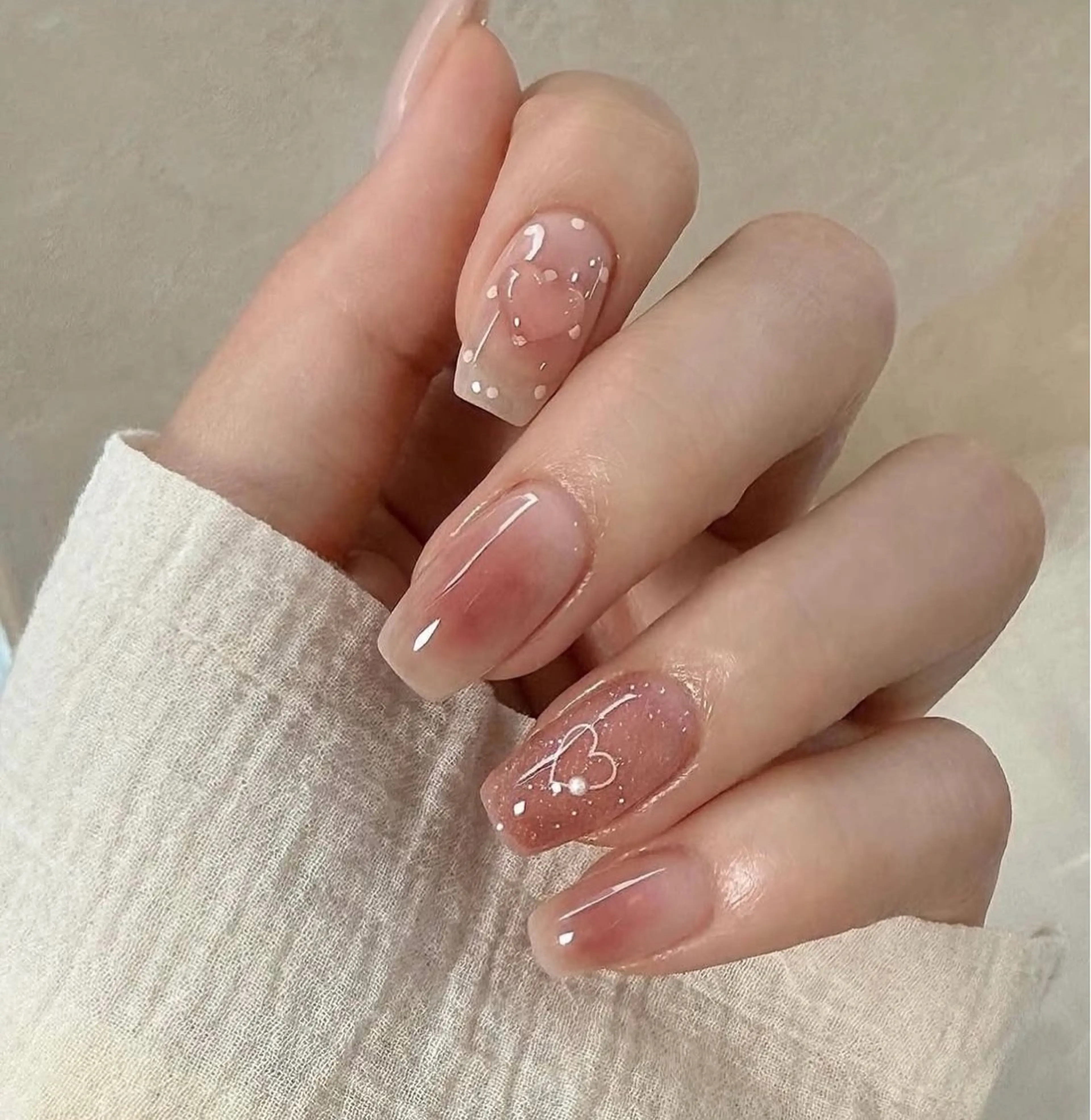 ネイル チークネイル フラッシュネイル ハート 持ち込み ハンドネイル JISOO ANA.CHUOのネイルデザイン