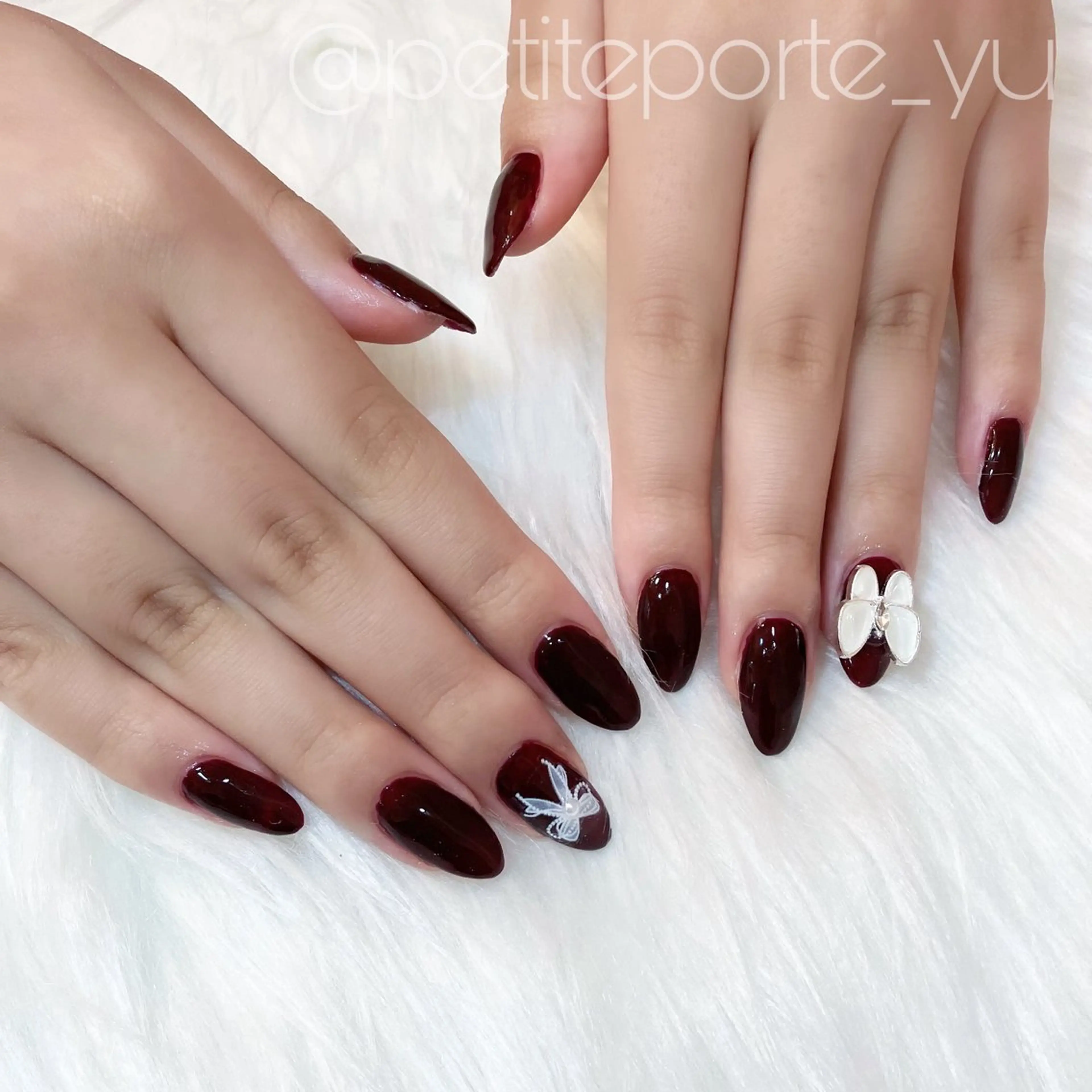 ネイル ワンカラーネイル 赤色 ハンドネイル nailsalon petite porte所属・petite porteのネイルデザイン