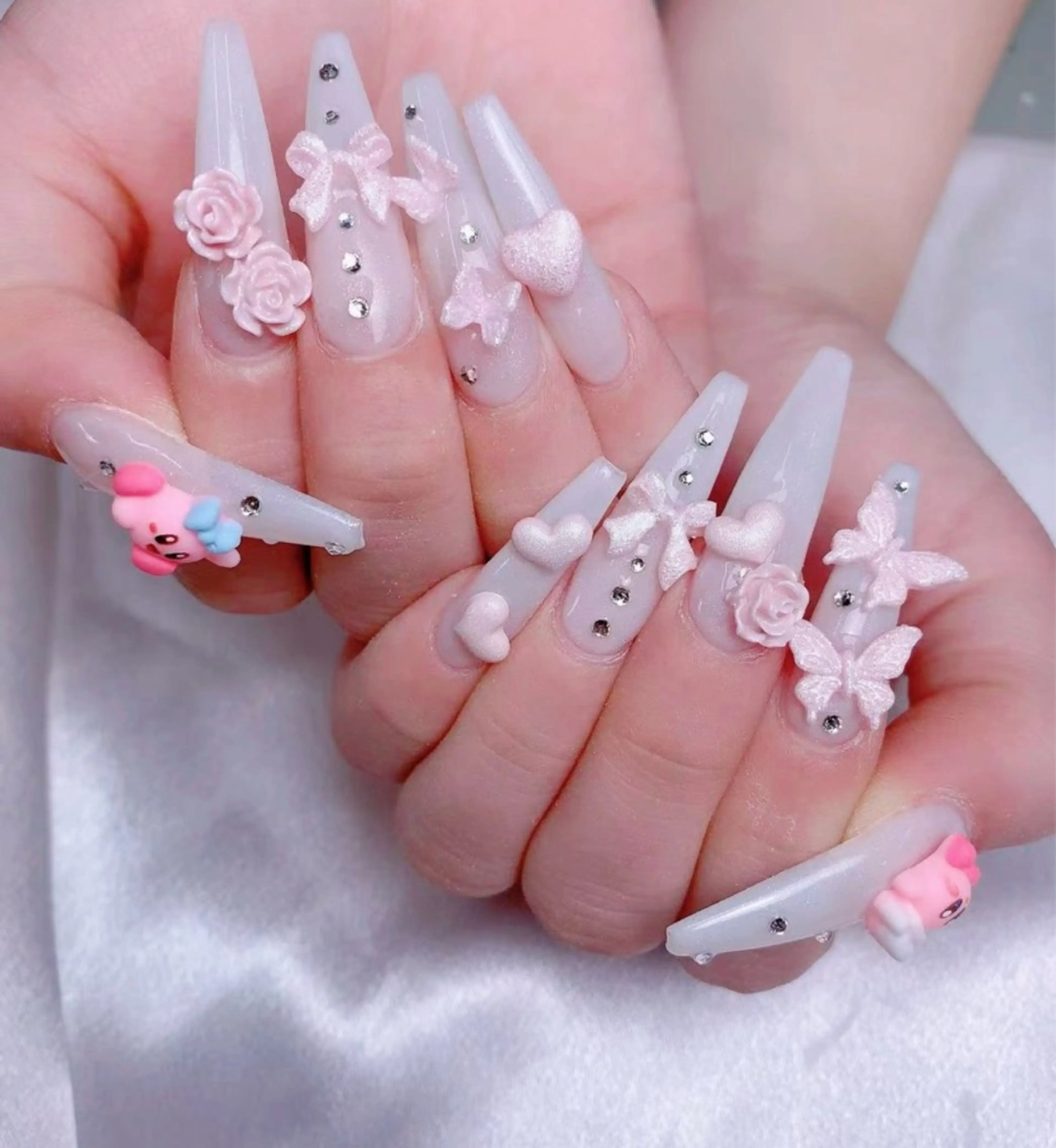 ネイル マギー ネイル🦋のネイルデザイン