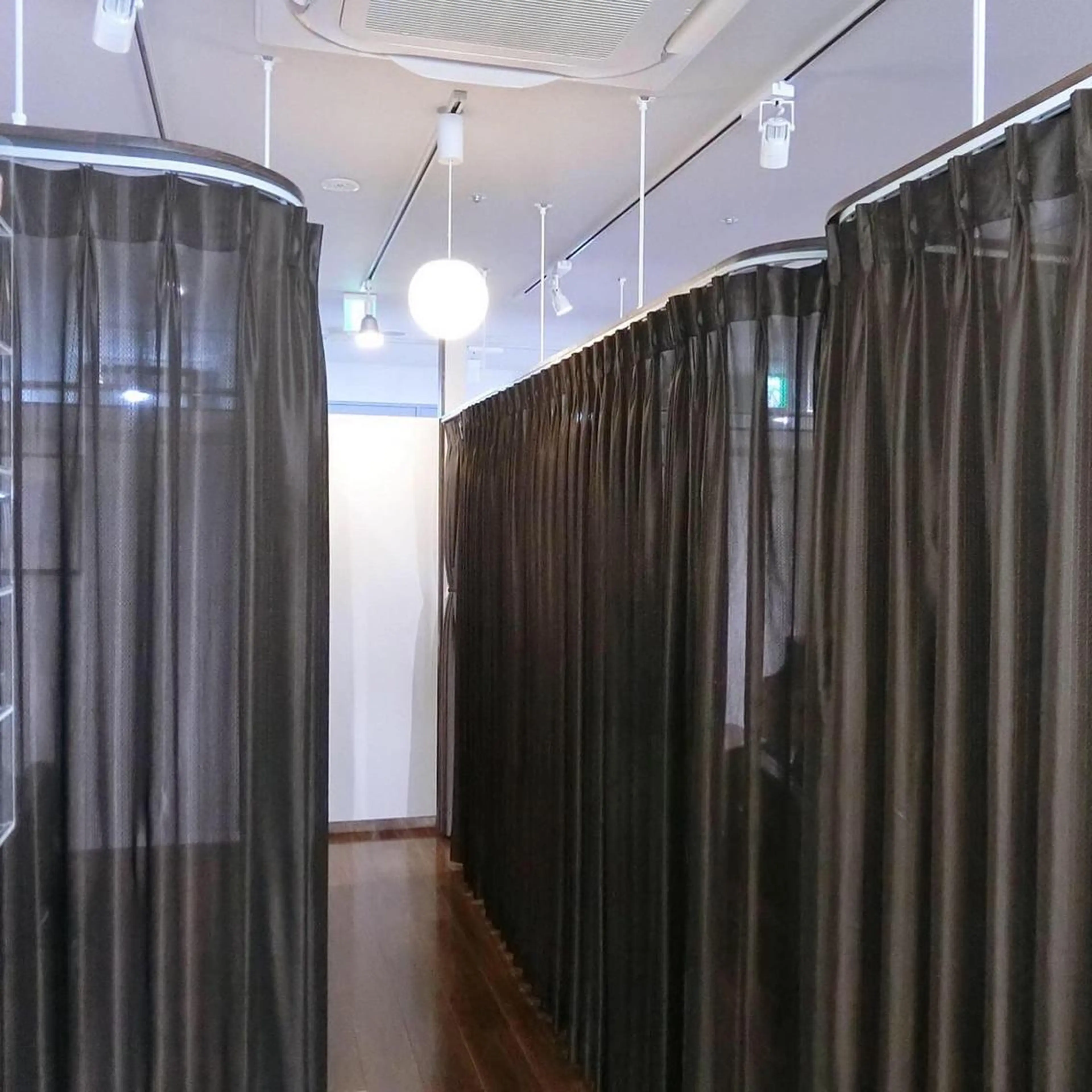 マナビス& ボワールのネイルデザイン