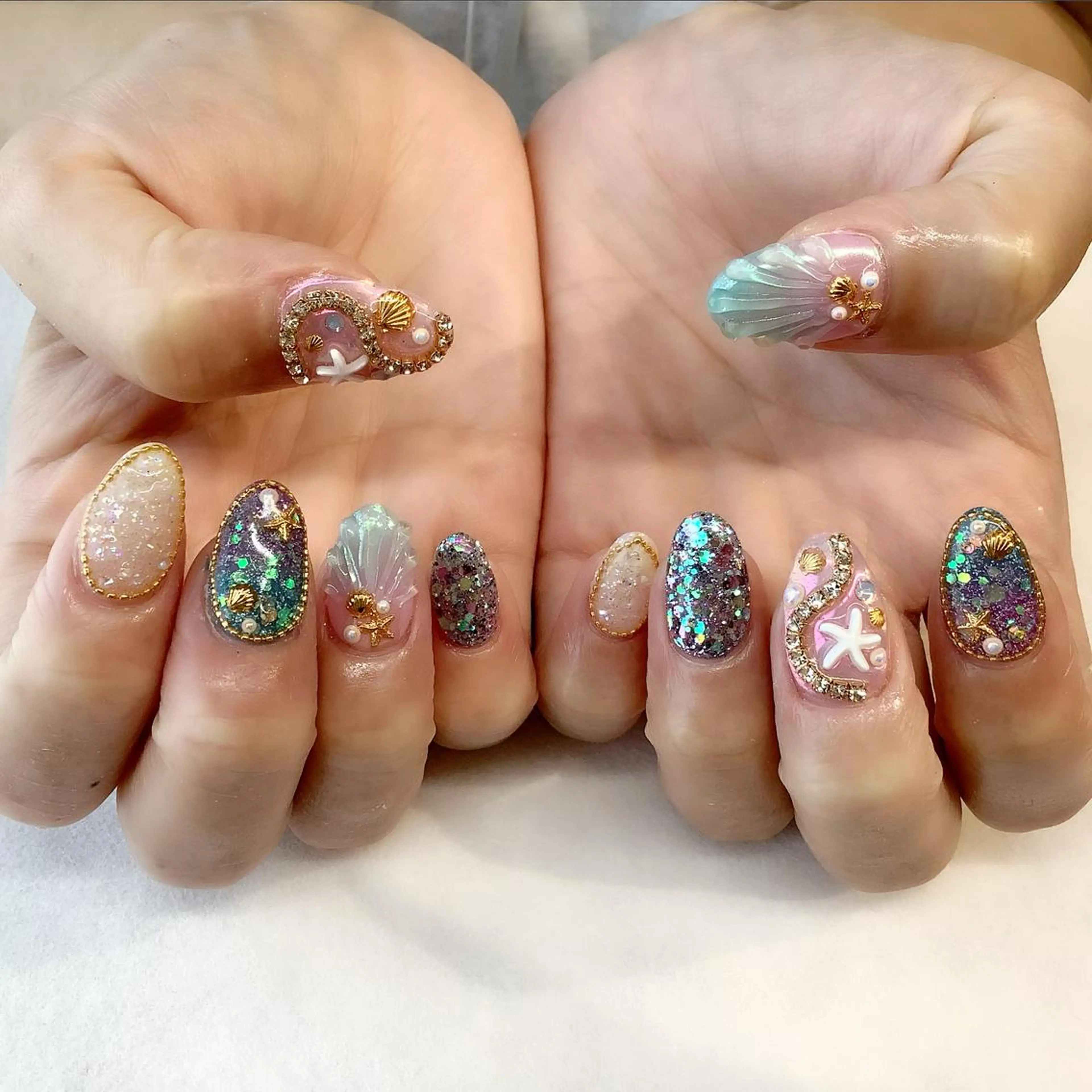 ネイル ハンドネイル 💎🐰 saki. m 🐰💎のネイルデザイン