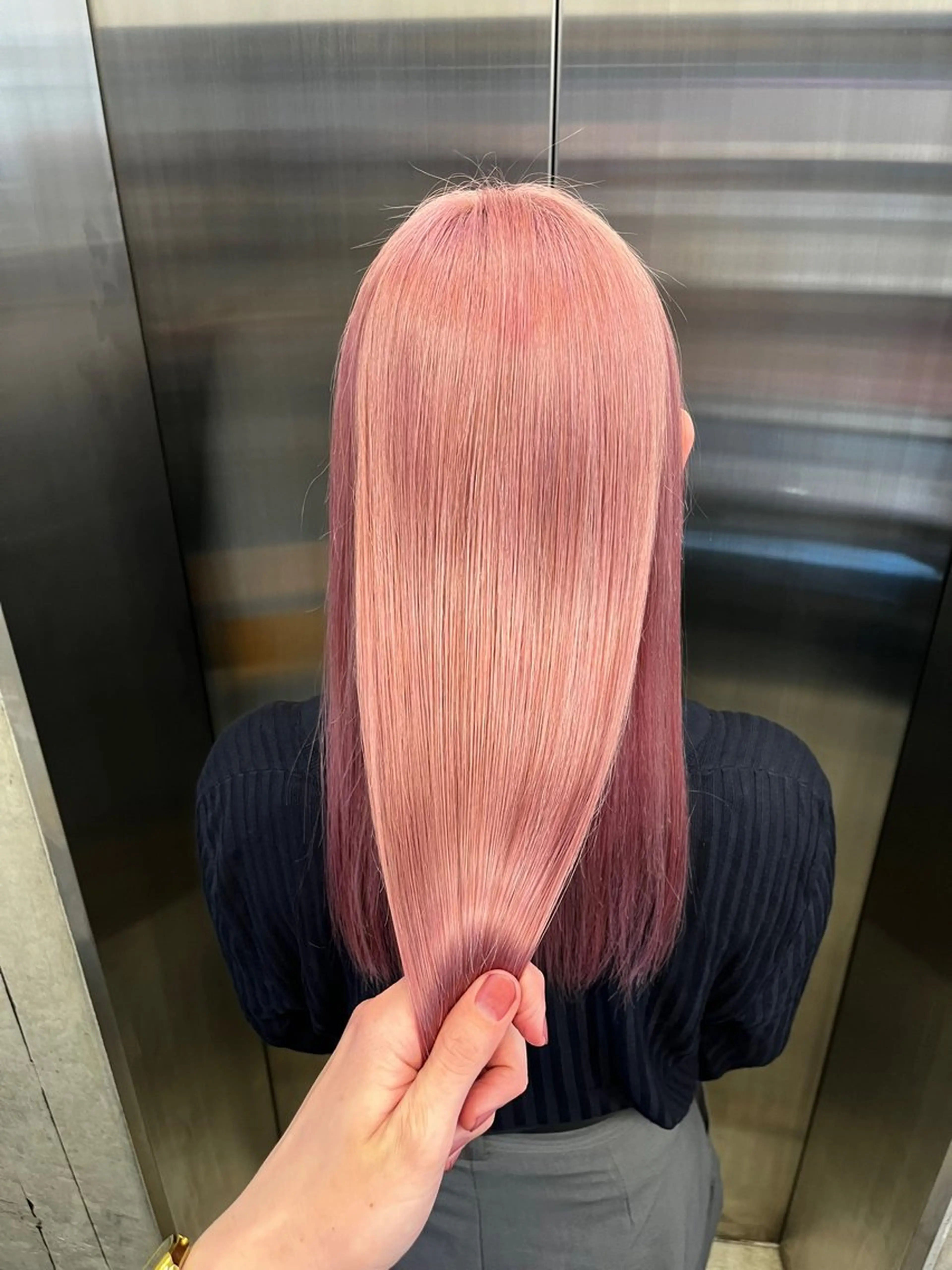 カラー ウルフとデザイン カラーの神のヘアスタイル