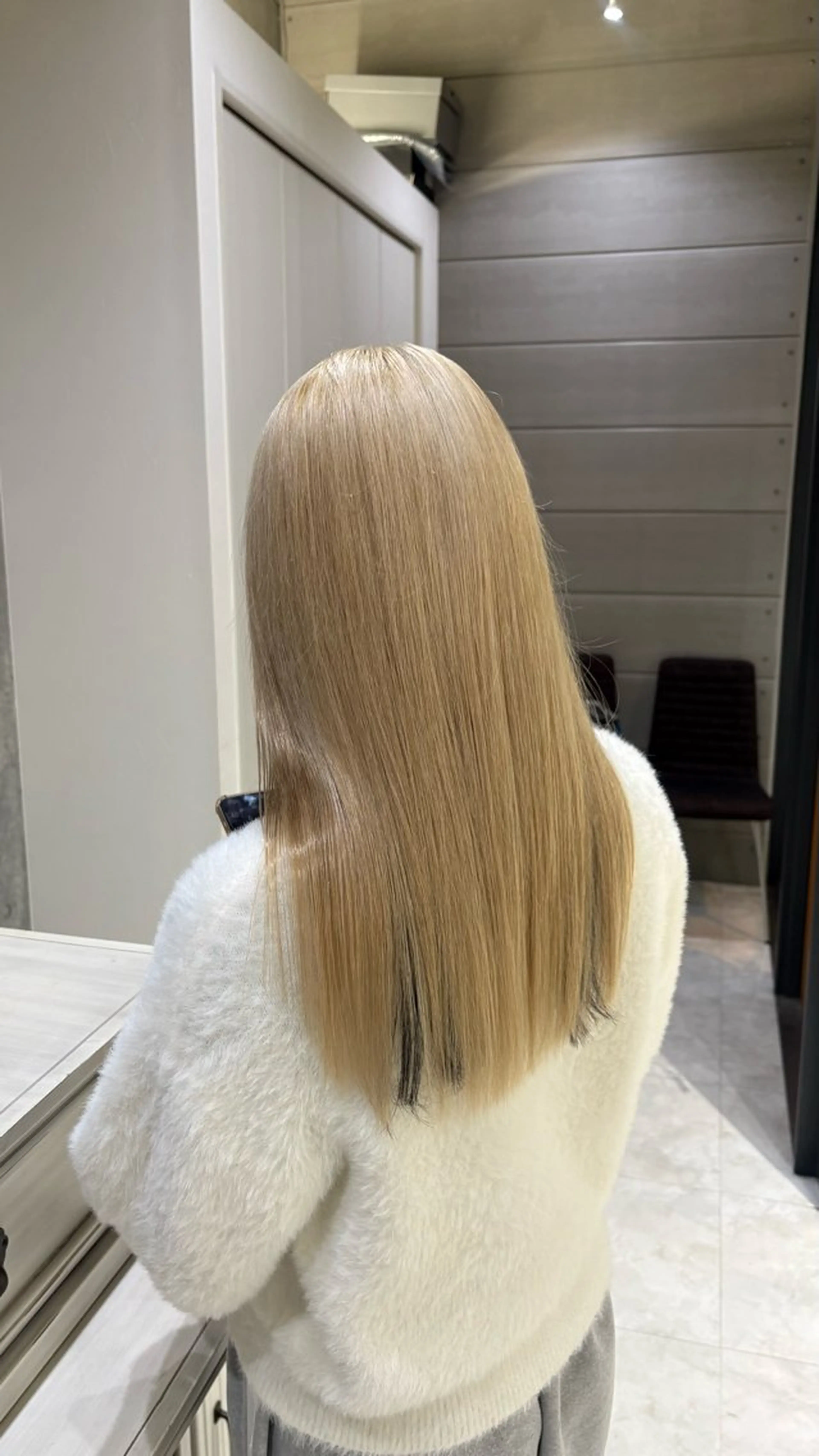 ロング カラー 髪質改善 トリートメント 𝐍𝐚𝐧𝐚{ 髪質改善/ハイトーンのヘアスタイル