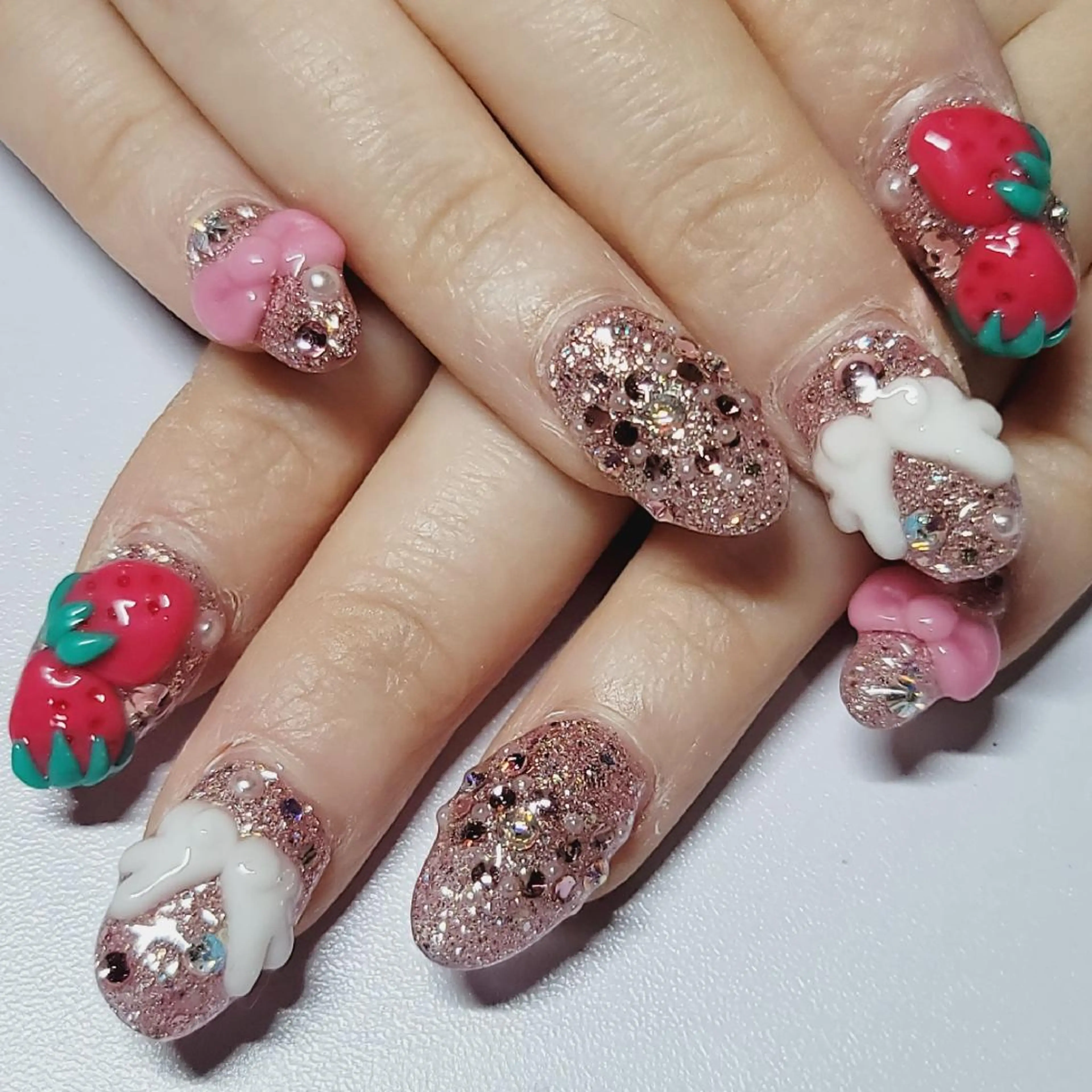 ネイル アートネイル ラメ(グリッター) ワンカラーネイル ピンク ハンドネイル よしだ ひろきのネイルデザイン