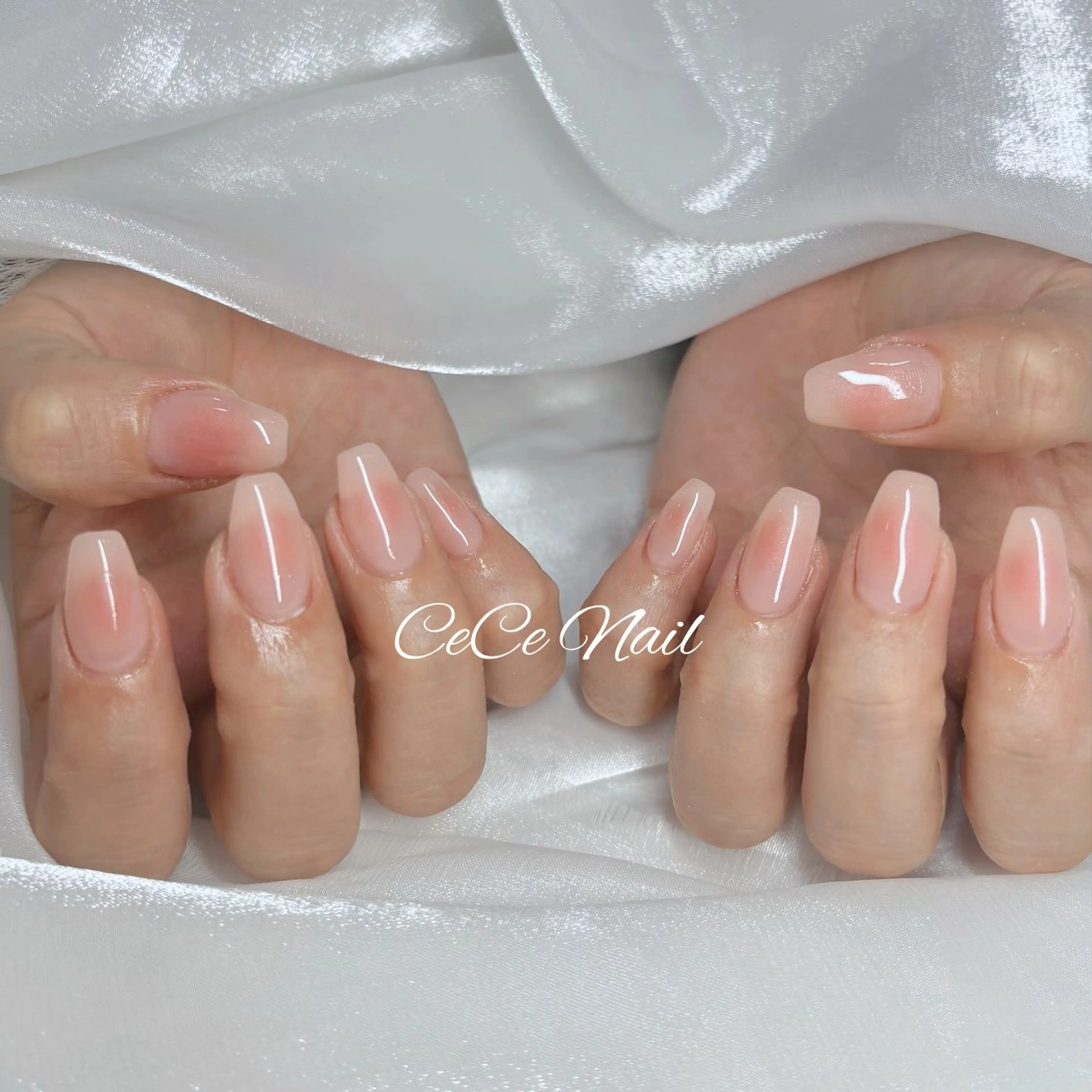 ネイル オーロラネイル 長さ出し フットネイル フレンチネイル ジェルネイル ハンドネイル CeCe Garden所属・CeCeGarden ✨️キラキラワンホンのネイルデザイン