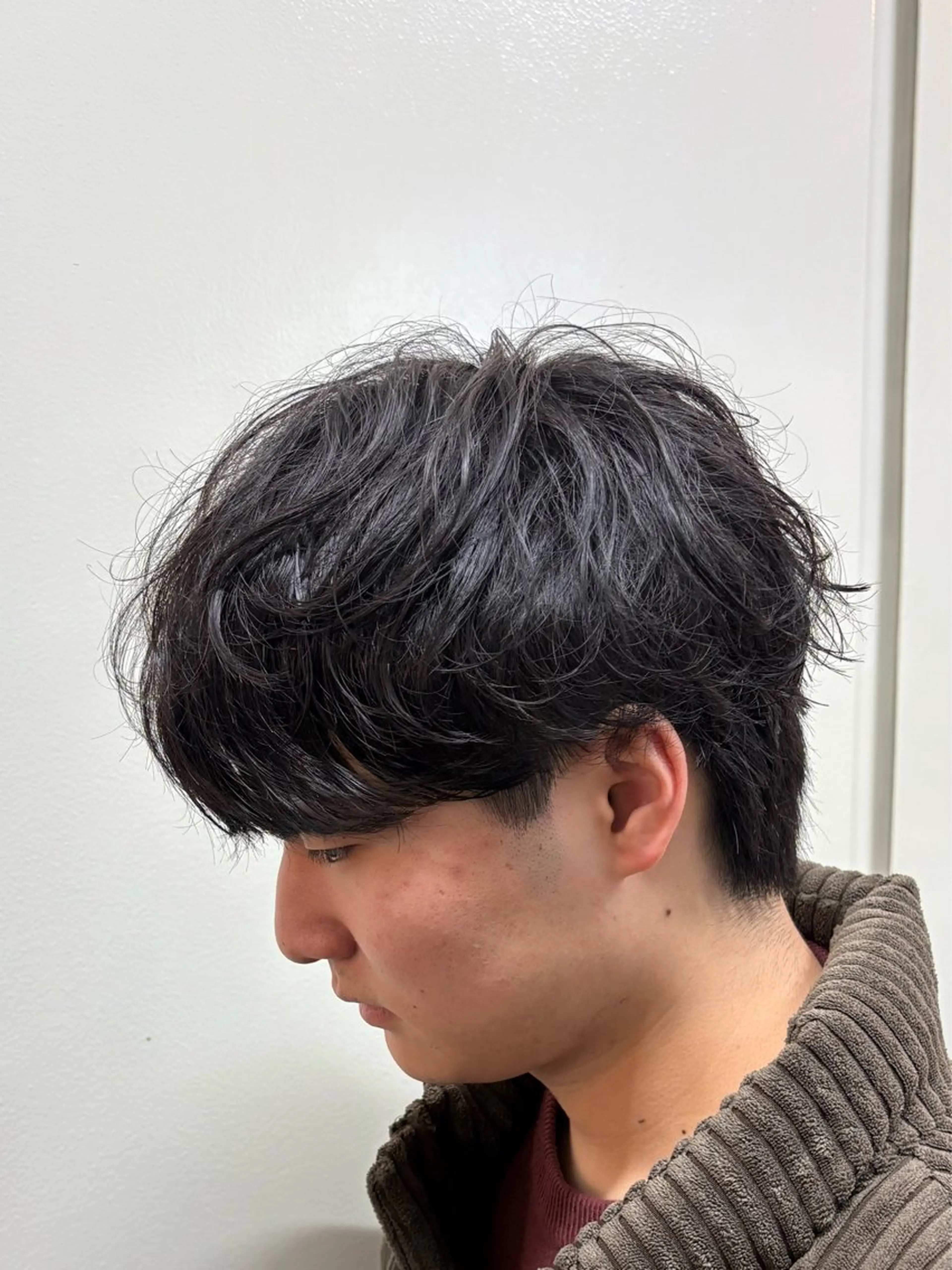 ショート パーマ メンズ メンズパーマ カット パーマ 韓国メンズヘア/ 毛流れヘア　須田龍世のヘアスタイル