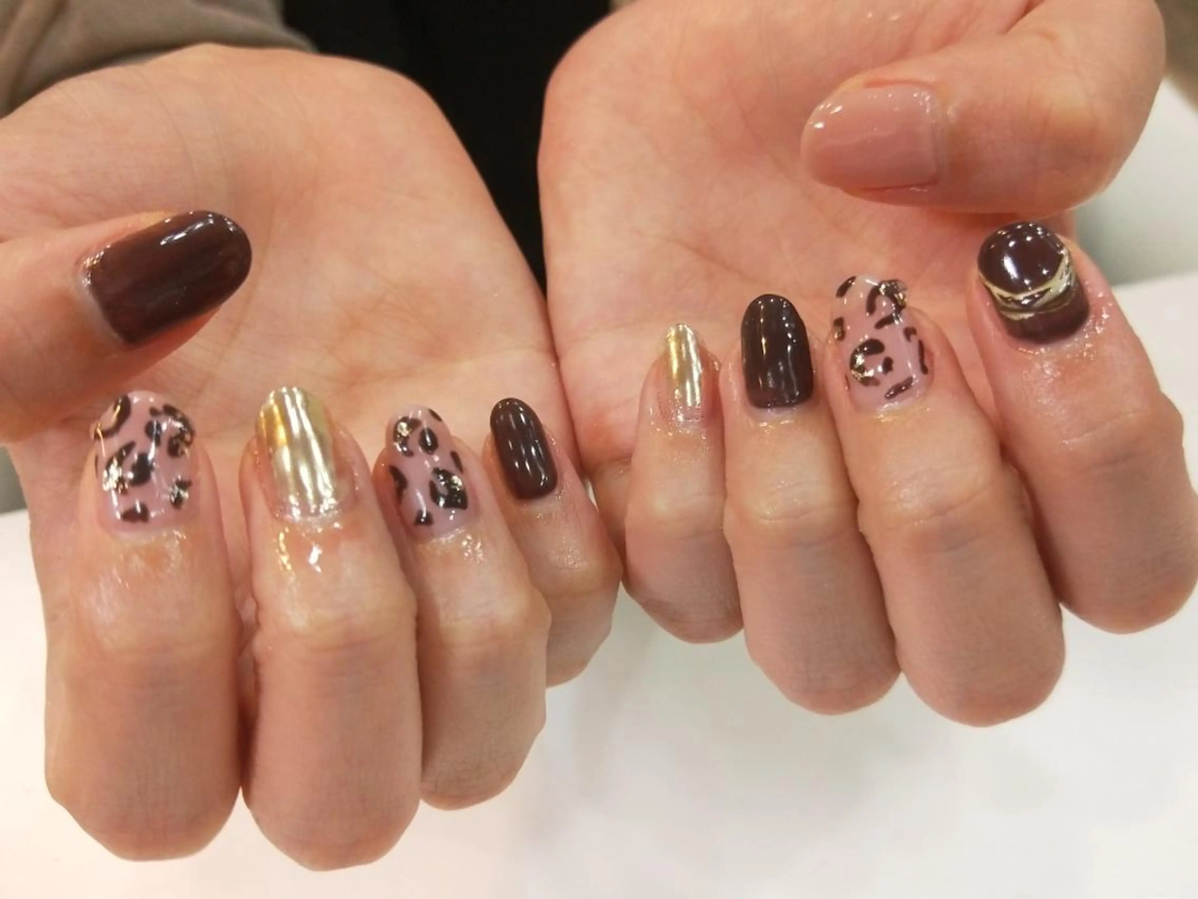 ネイル ハンドネイル ハンドケア R'well所属・はばすみれ🎀ﾈｲﾙ 光ﾌｪｲｼｬﾙ ﾍｱのネイルデザイン