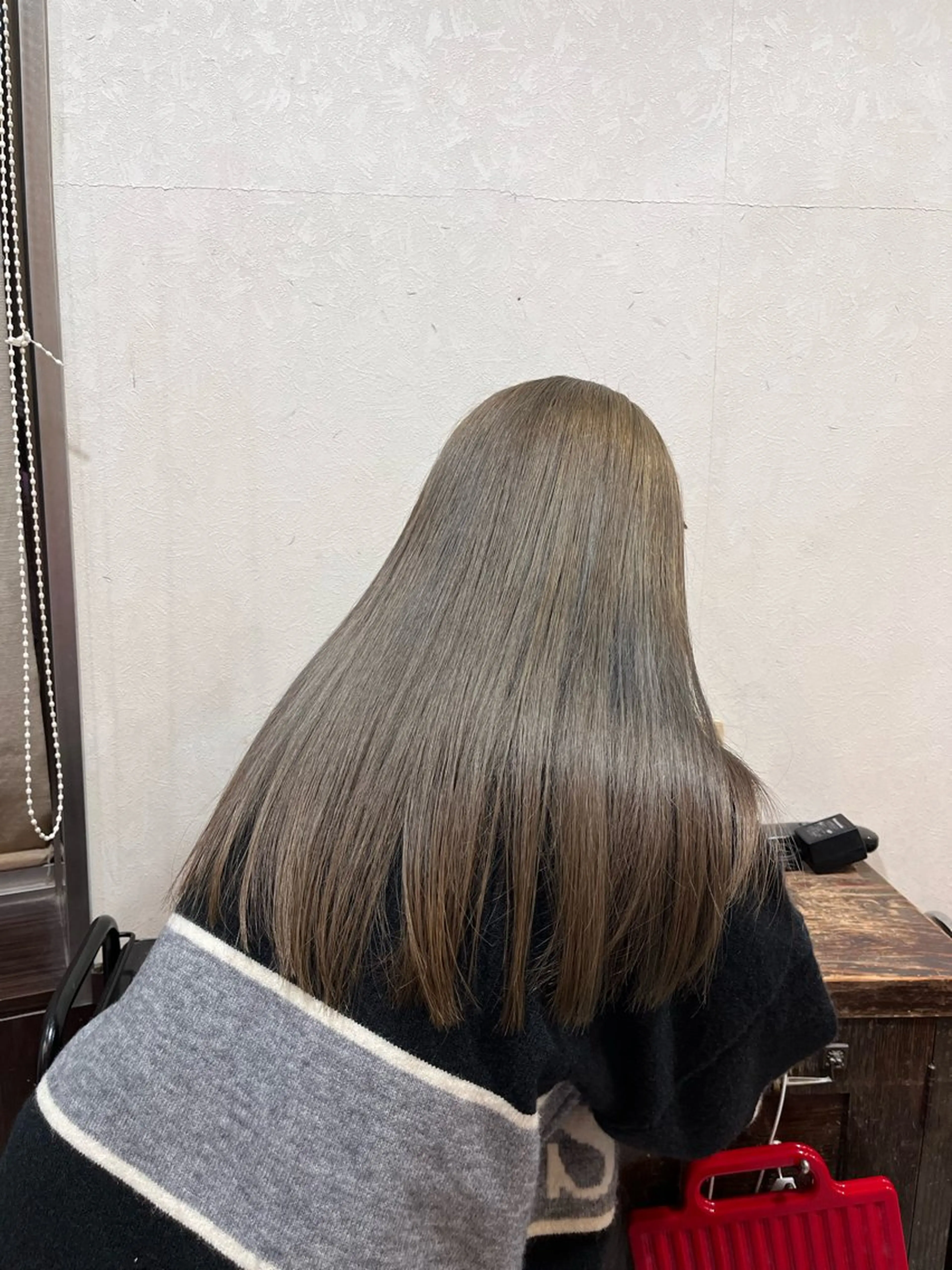 ロング 西 沙菜/トレンド カラー/透明感カラーのヘアスタイル