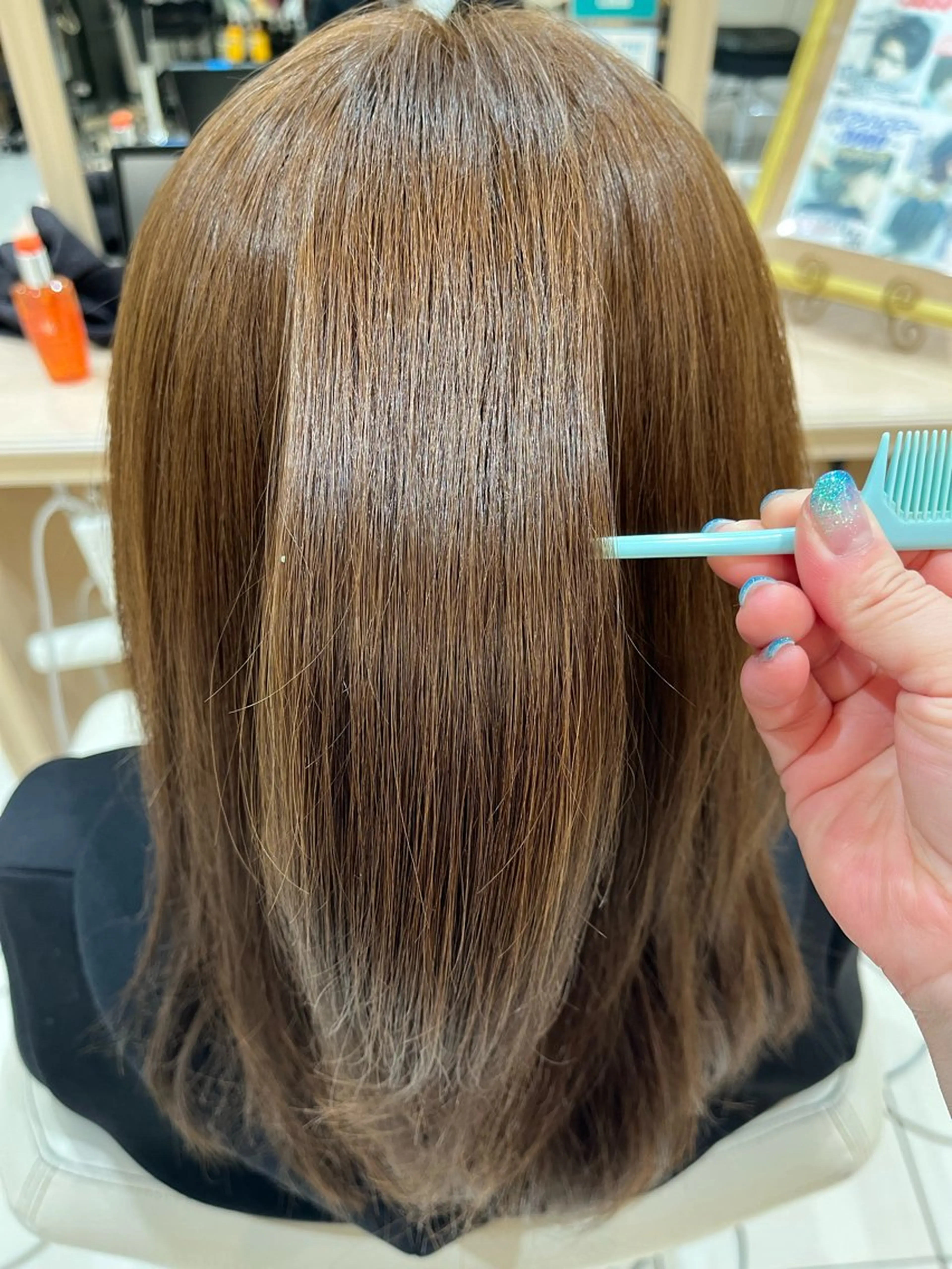 セミロング ヘアカラー 森 瑠海のヘアスタイル