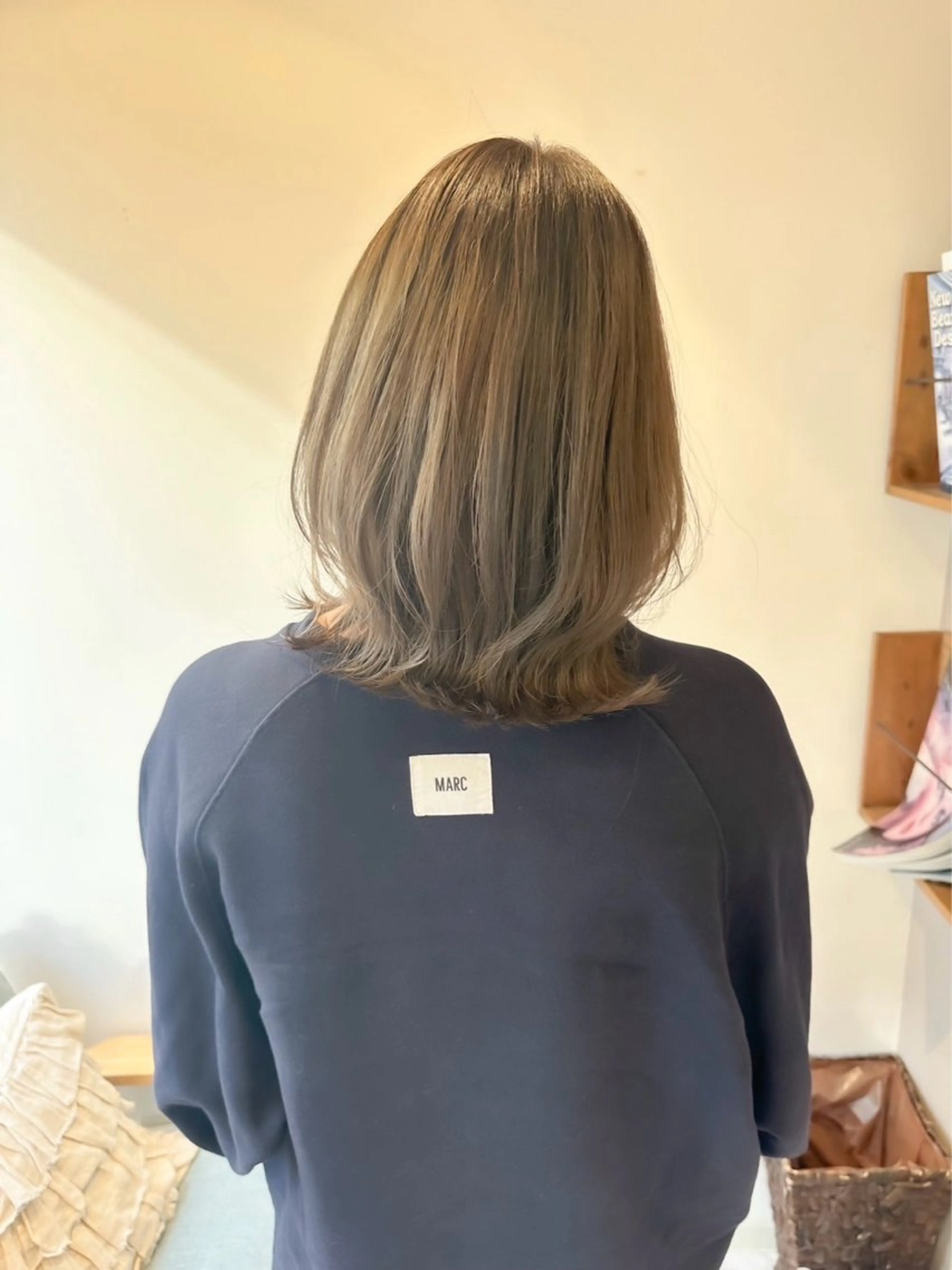 ミディアム ストンボブ/レイヤー 艶カラー💎ヒデジのヘアスタイル