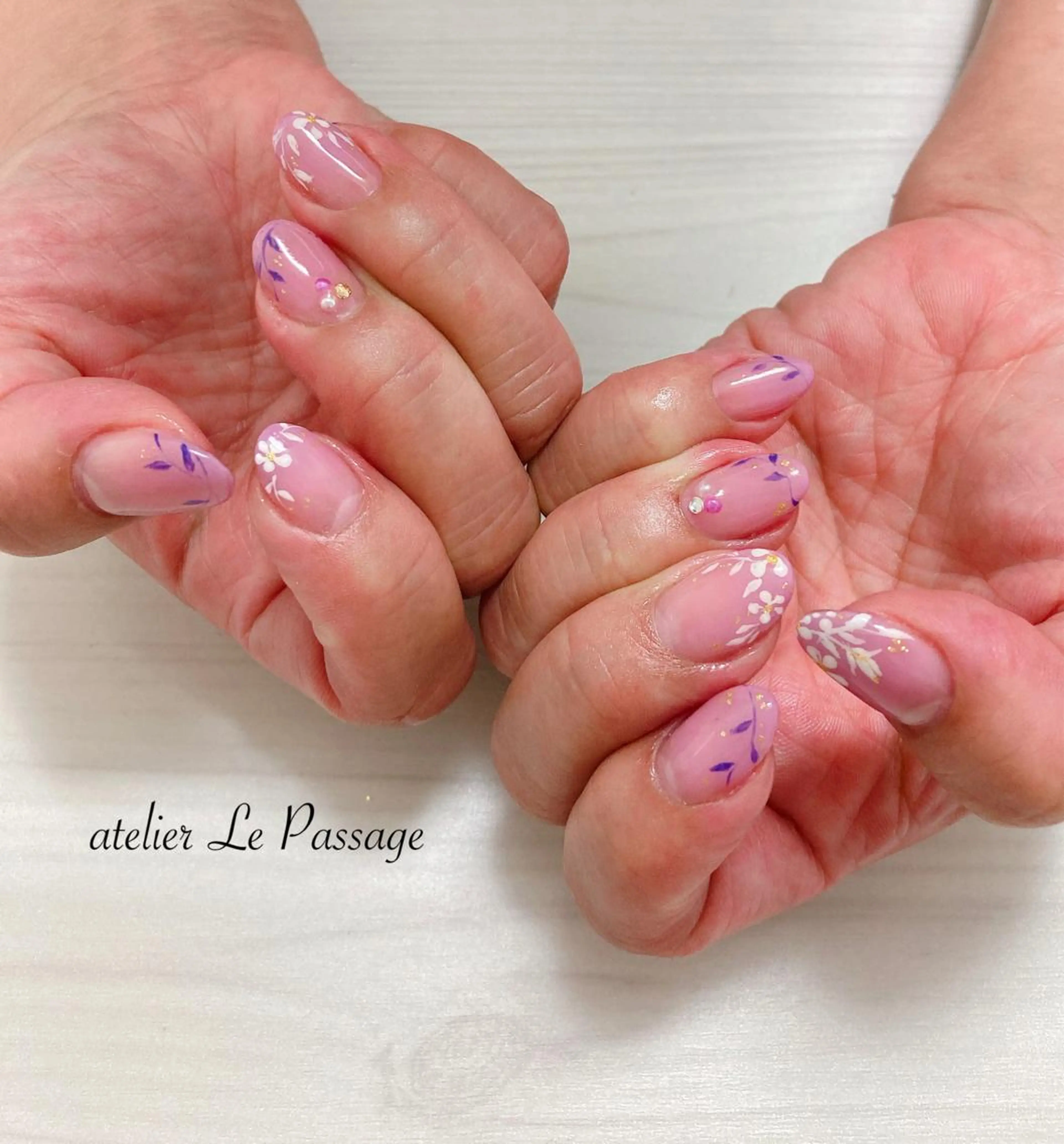 ネイル フラワーネイル ジェルネイル ラメ(グリッター) ニュアンスネイル パラジェル Atelier Le Passage所属・h nakatsukaのネイルデザイン