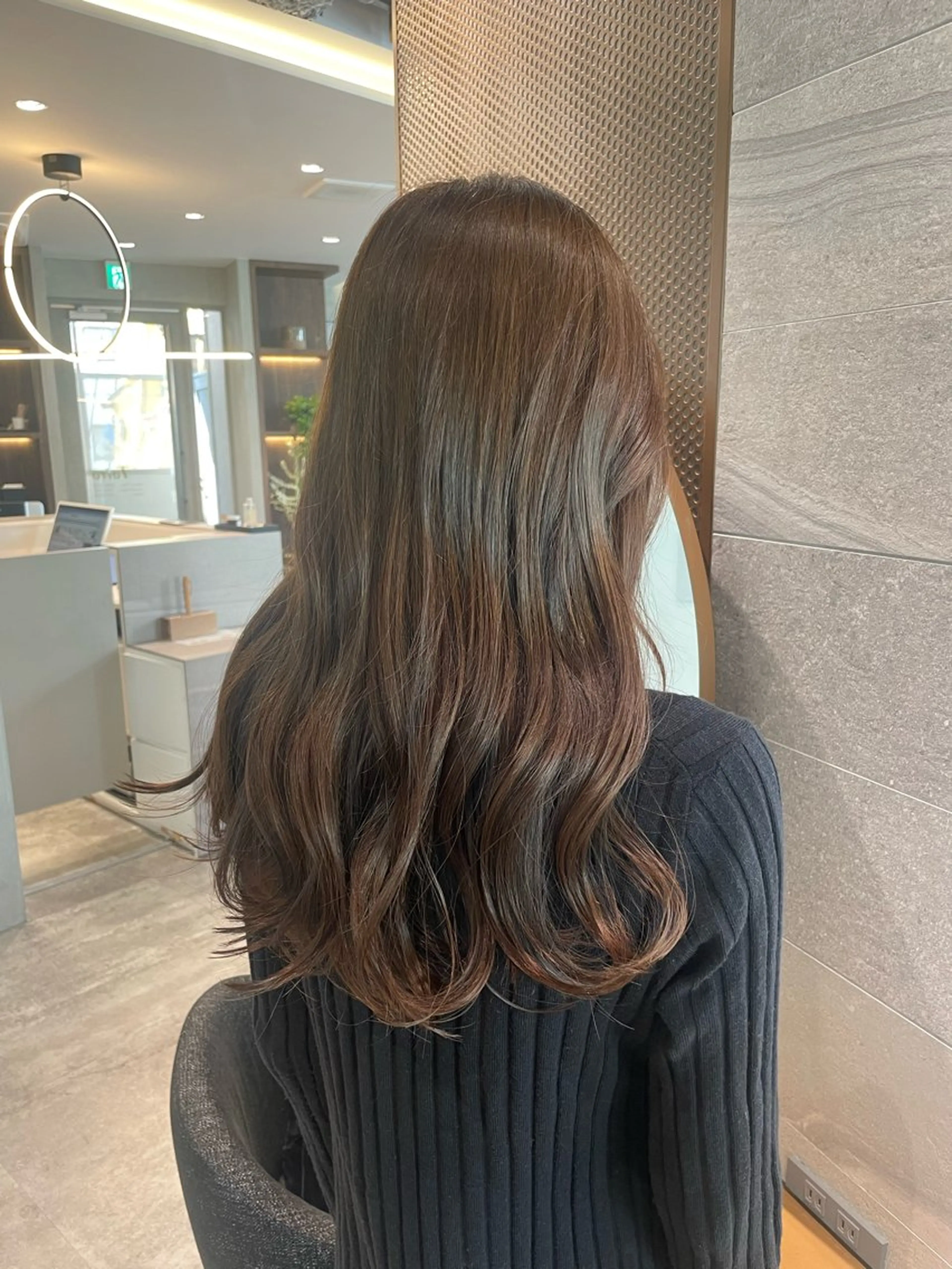 ロング Toiro 新宿所属・新宿/新宿三丁目 yuinaのヘアスタイル