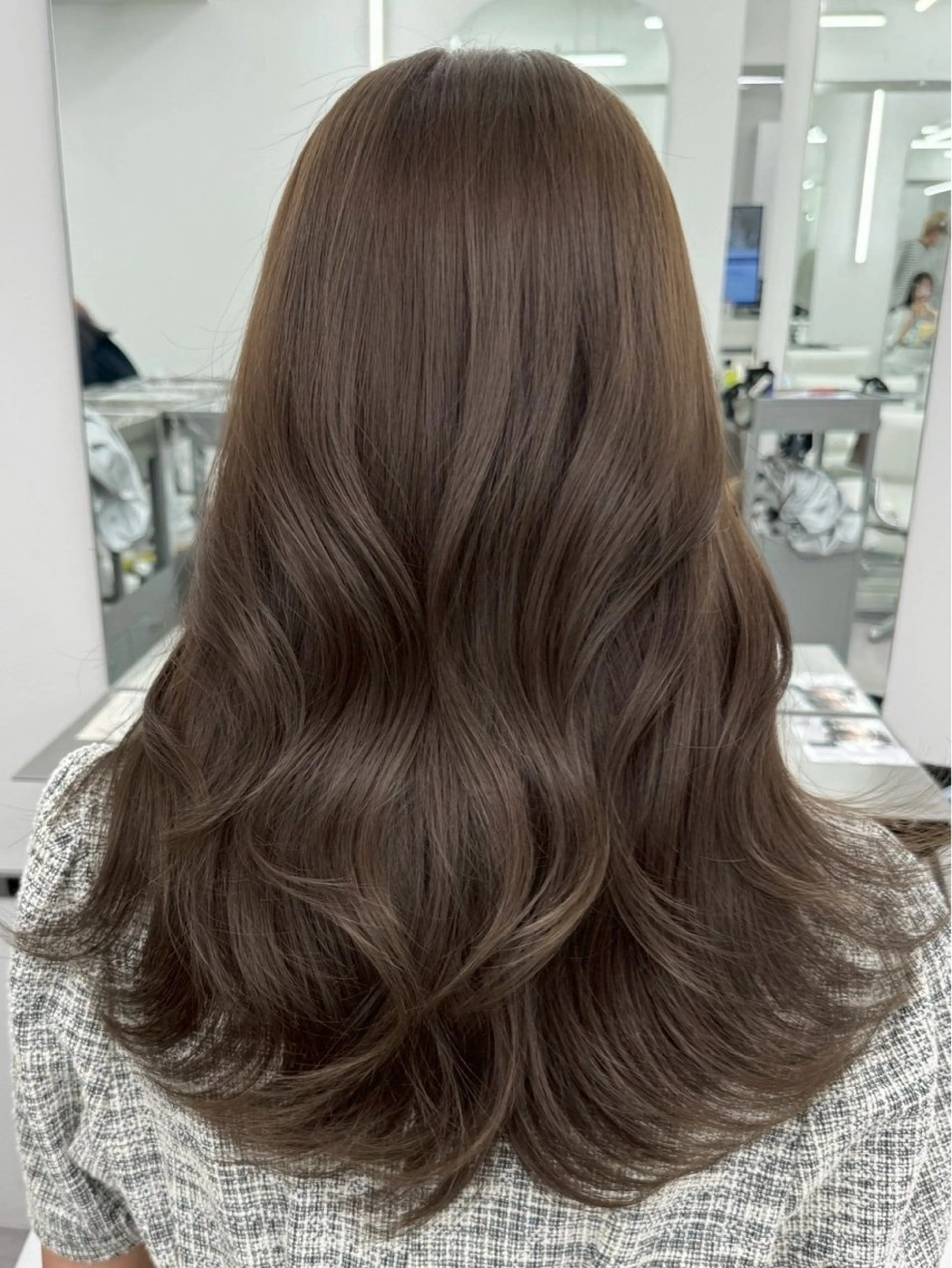 ロング 顔まわりレイヤー 顔周りカット ハッシュカット 髪質改善 韓国風ヘア ヘアカラー 韓国ヘア🇰🇷／ 艶カラー鈴木萌愛🩶のヘアスタイル