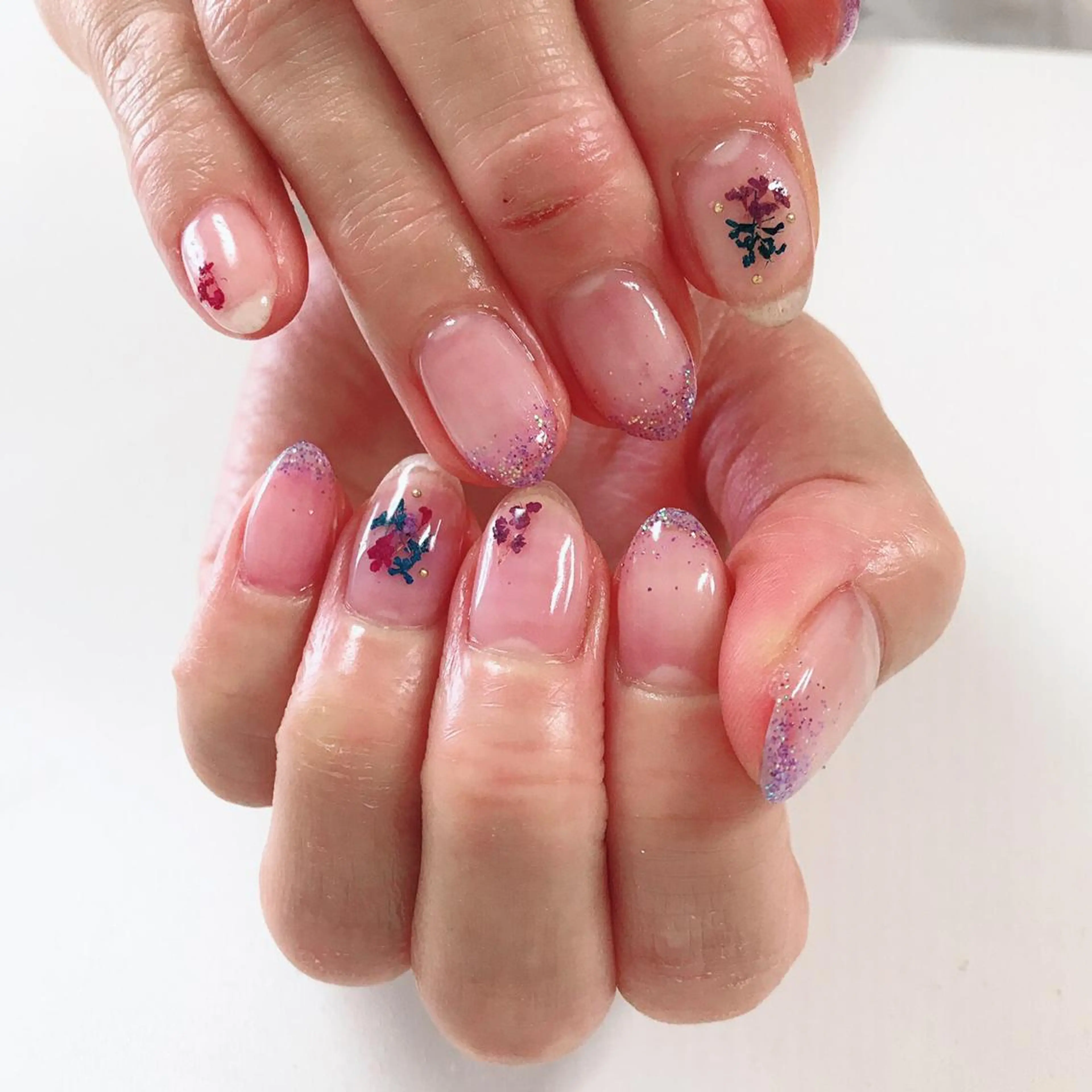 ネイル アートネイル 長さ出し フットネイル グリーン ニュアンスネイル Lily Roseスタッフ一同のマツエク・マツパデザイン