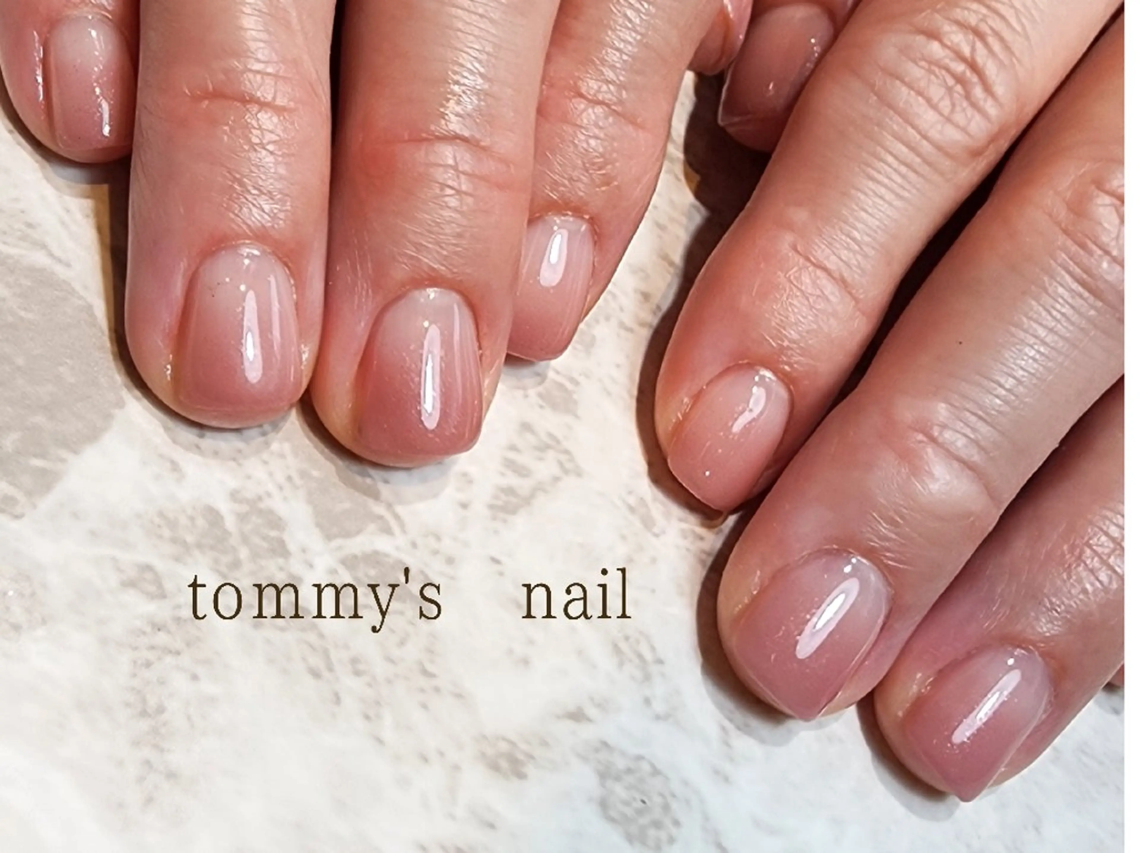 ネイル ジェルネイル グラデーション ラメ(グリッター) ラメグラデーション ミラーネイル ハンドネイル tommy's nail所属・福岡/若よもぎ蒸し 全身美容が叶うサロンのネイルデザイン