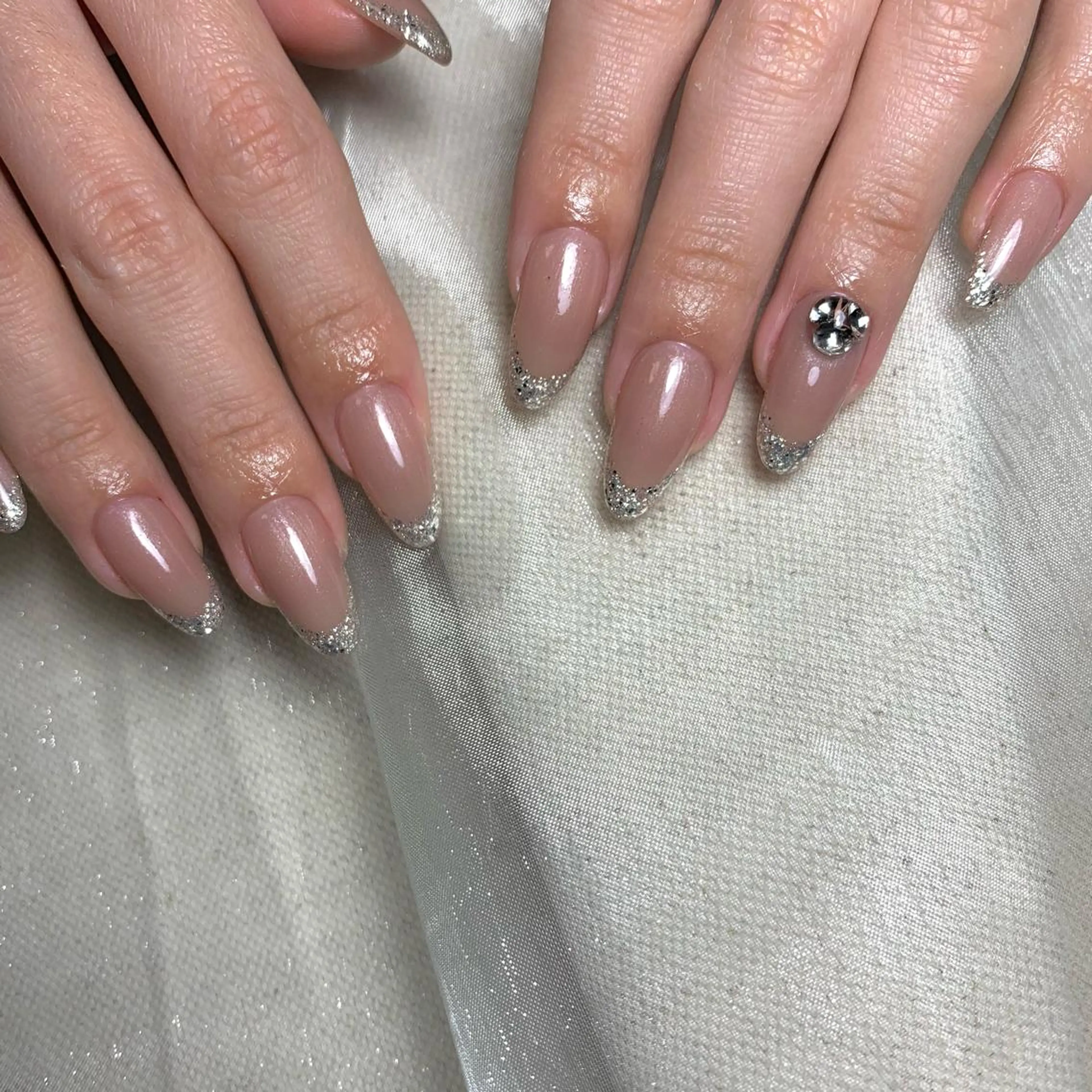 ネイル フレンチネイル repos~ルポ~所属・里見 麗のネイルデザイン