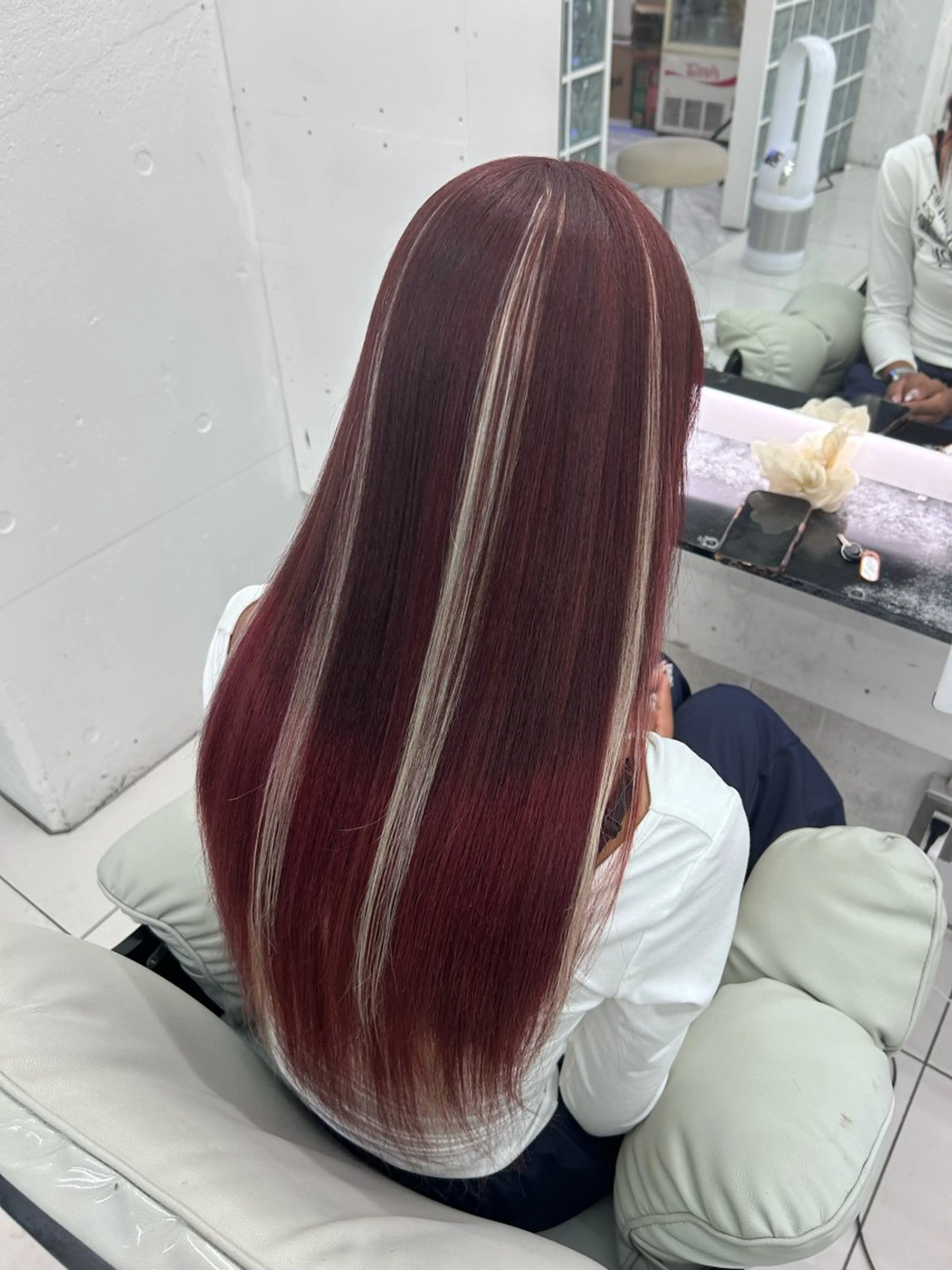ロング ハイライト エクステ 三尾 樺緒のヘアスタイル