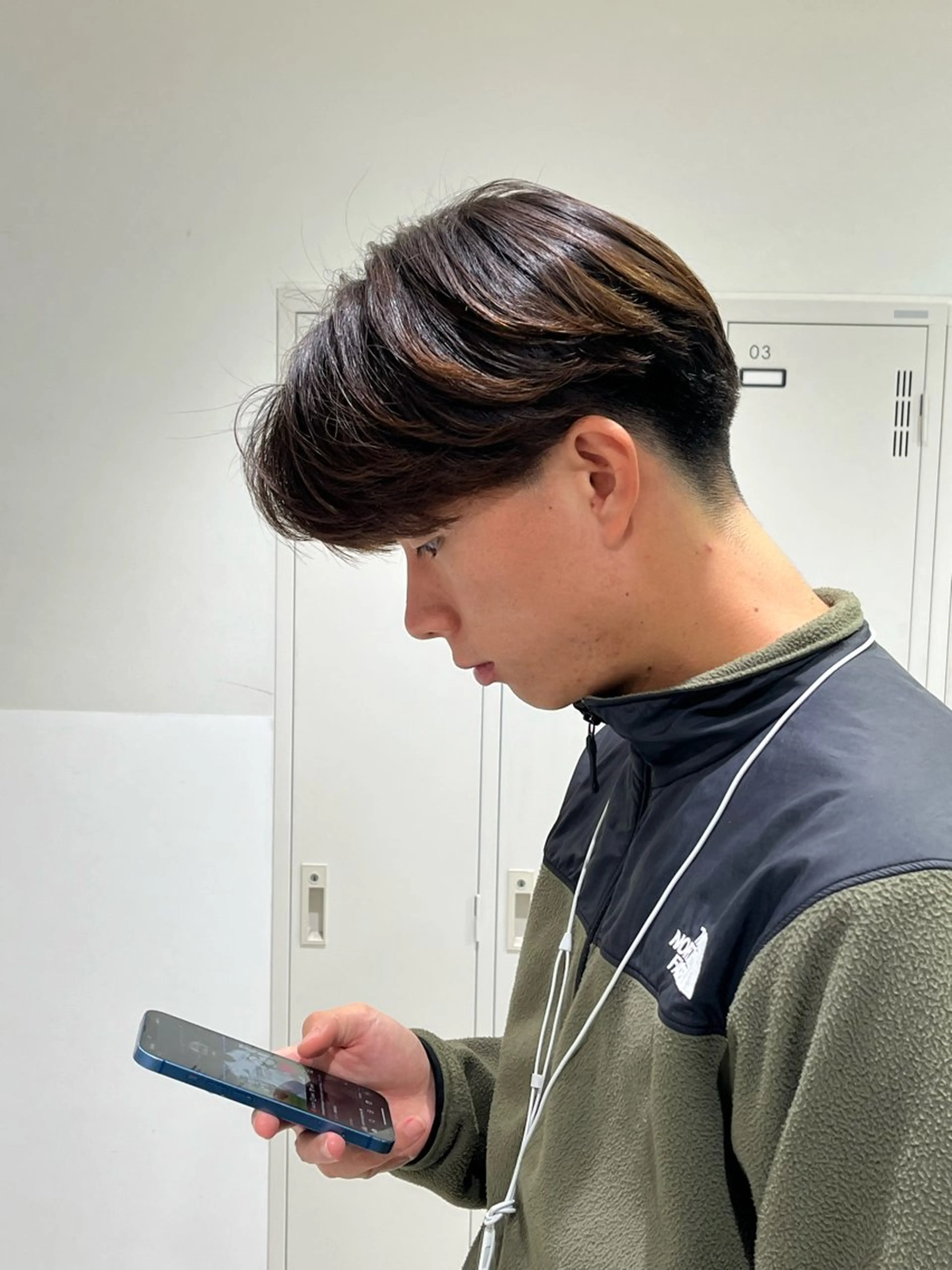 ショート カラー パーマ メンズ カット 縮毛矯正 トリートメント 【シャドウパーマ センターパート】義心のヘアスタイル