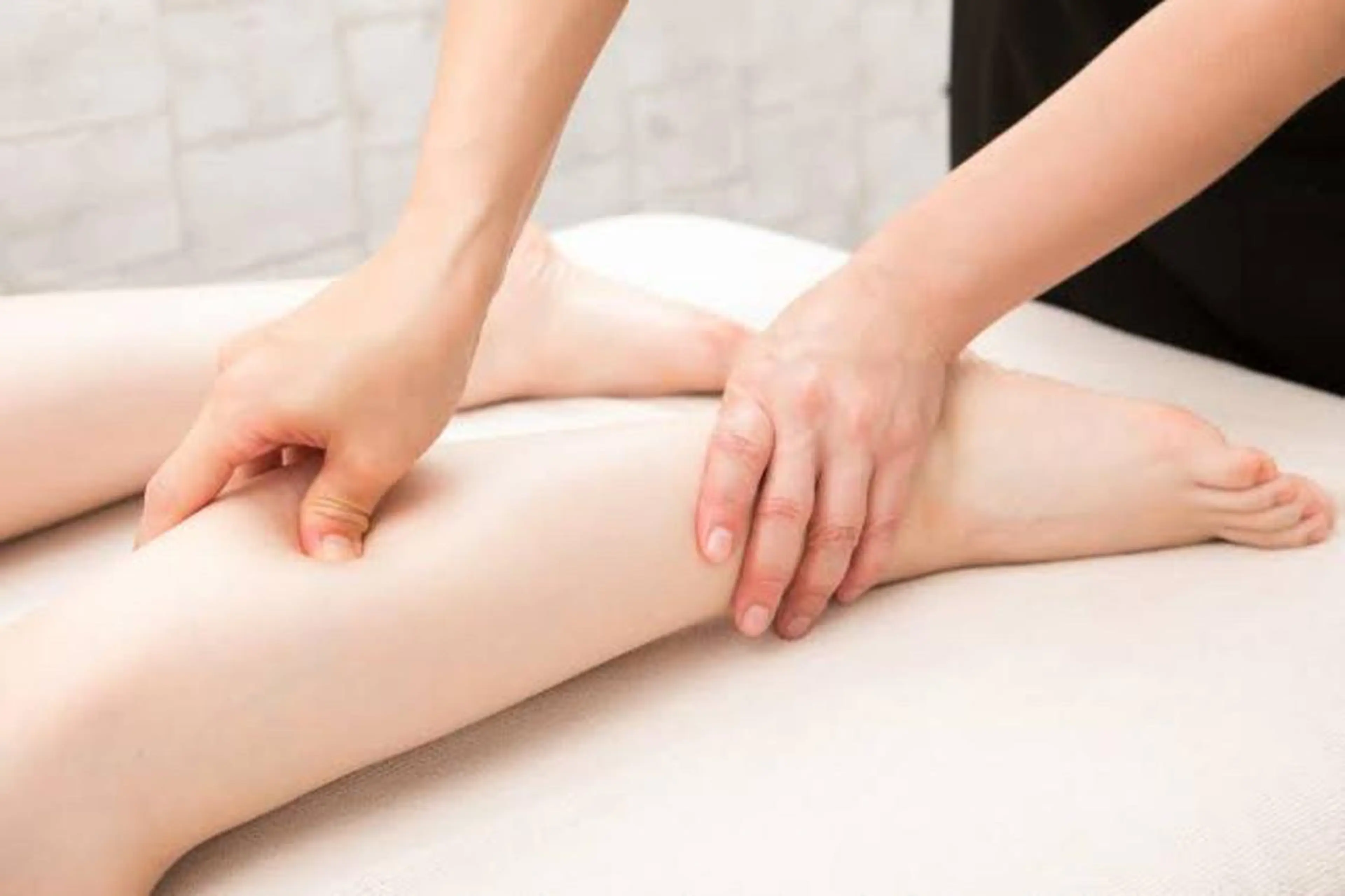 下半身スッキリ！足のリンパ・美容鍼の写真