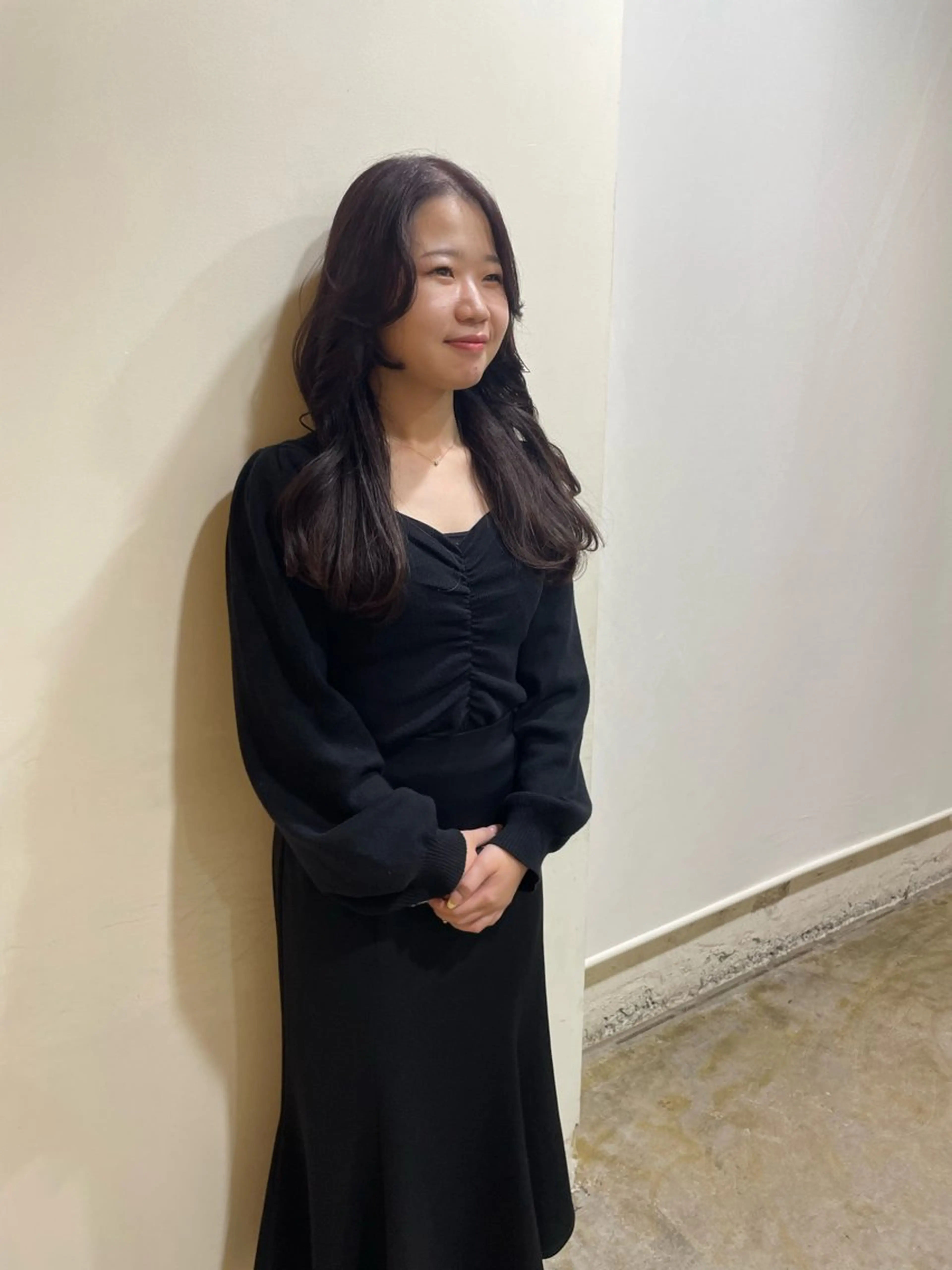 ロング カラー ラベンダーカラー ラベンダーグレー レイヤーカット MIOベージュカラー 柔らかいカラーのヘアスタイル