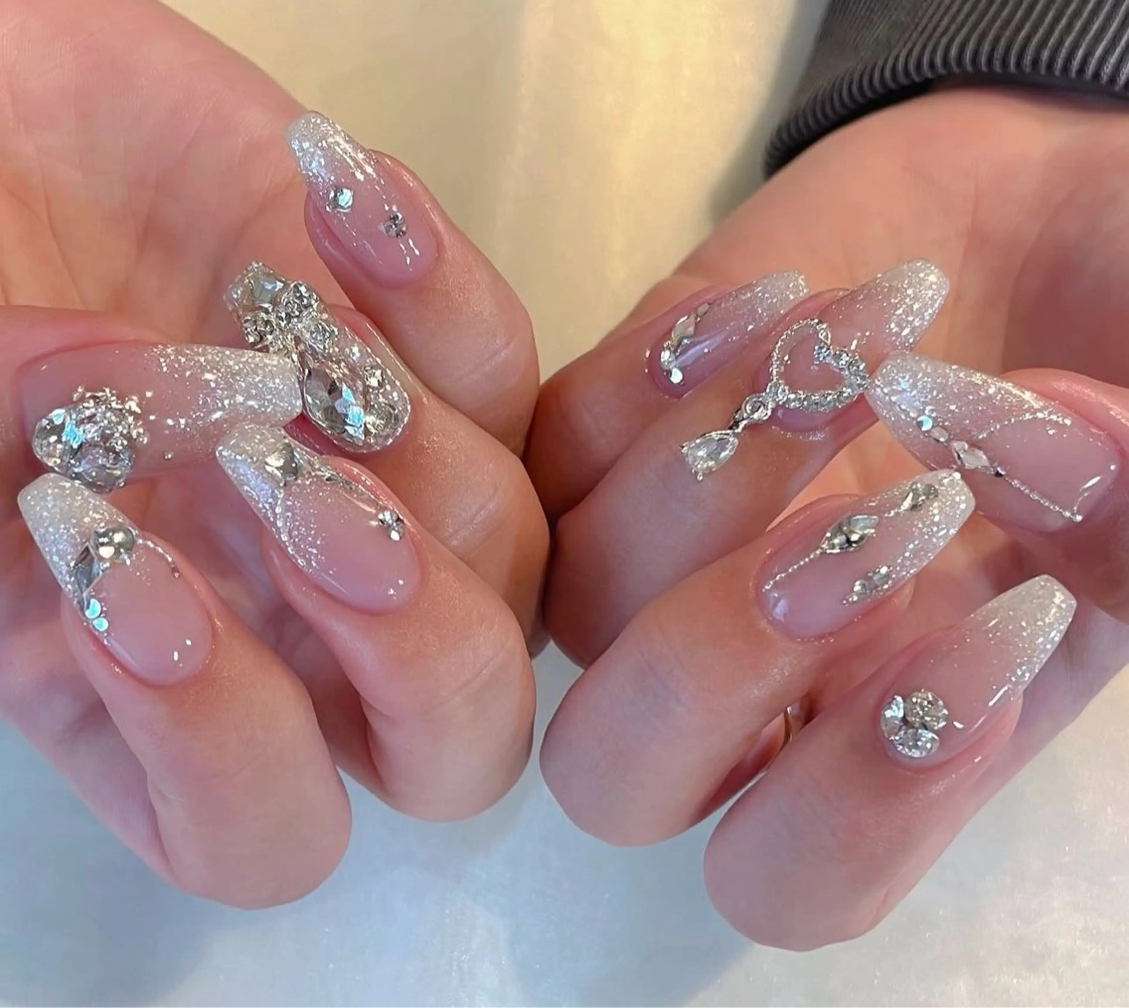 ネイル グラデーション キラキラネイル ワンカラーネイル 冬ネイル Jenn Nail Salonのネイルデザイン