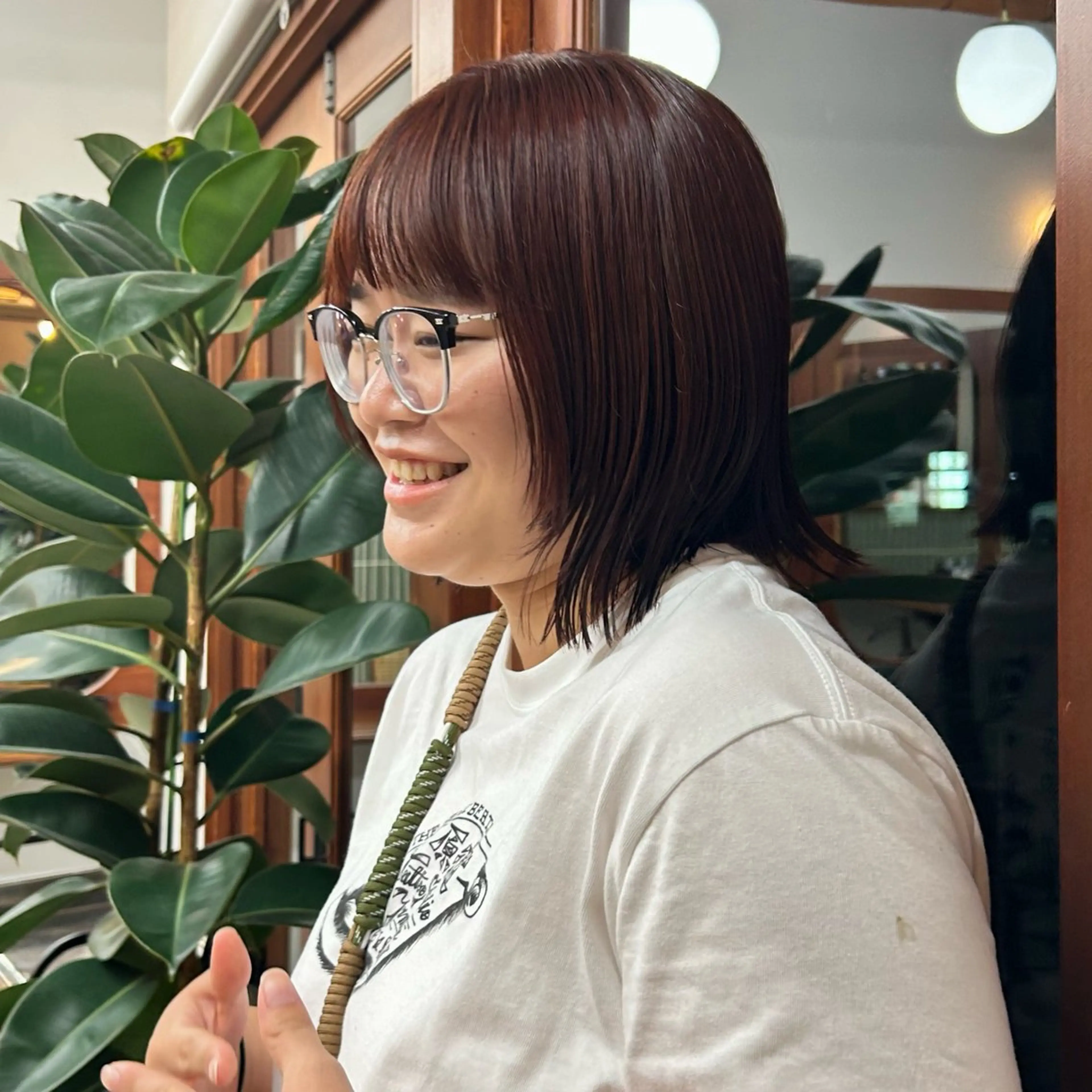 ショート カラー オレンジ レッドカラー MUKU 市川 莉花のヘアスタイル