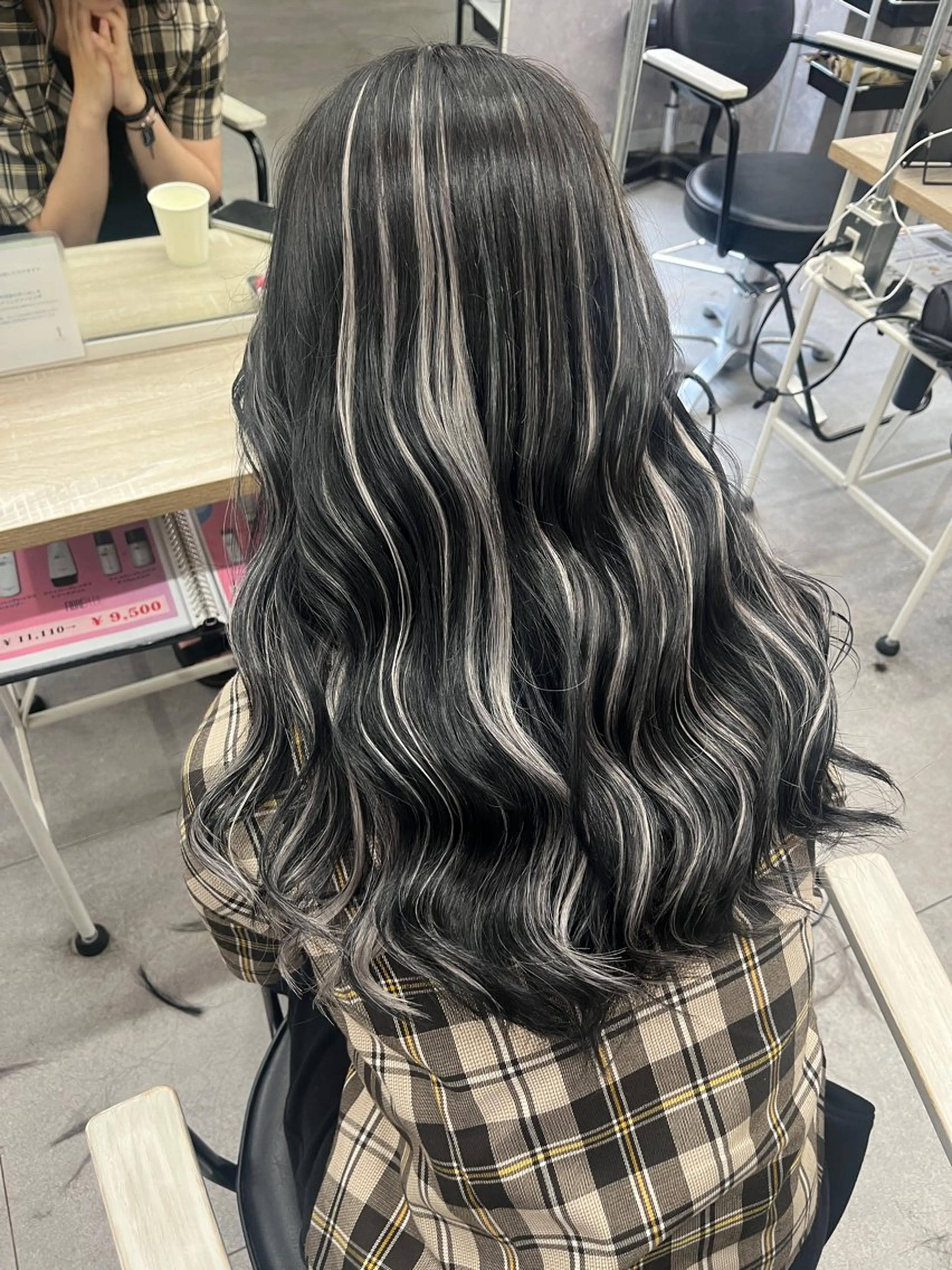 ロング エクステ ⚜️抜け感×艶カラー ⚜️ちづるのヘアスタイル