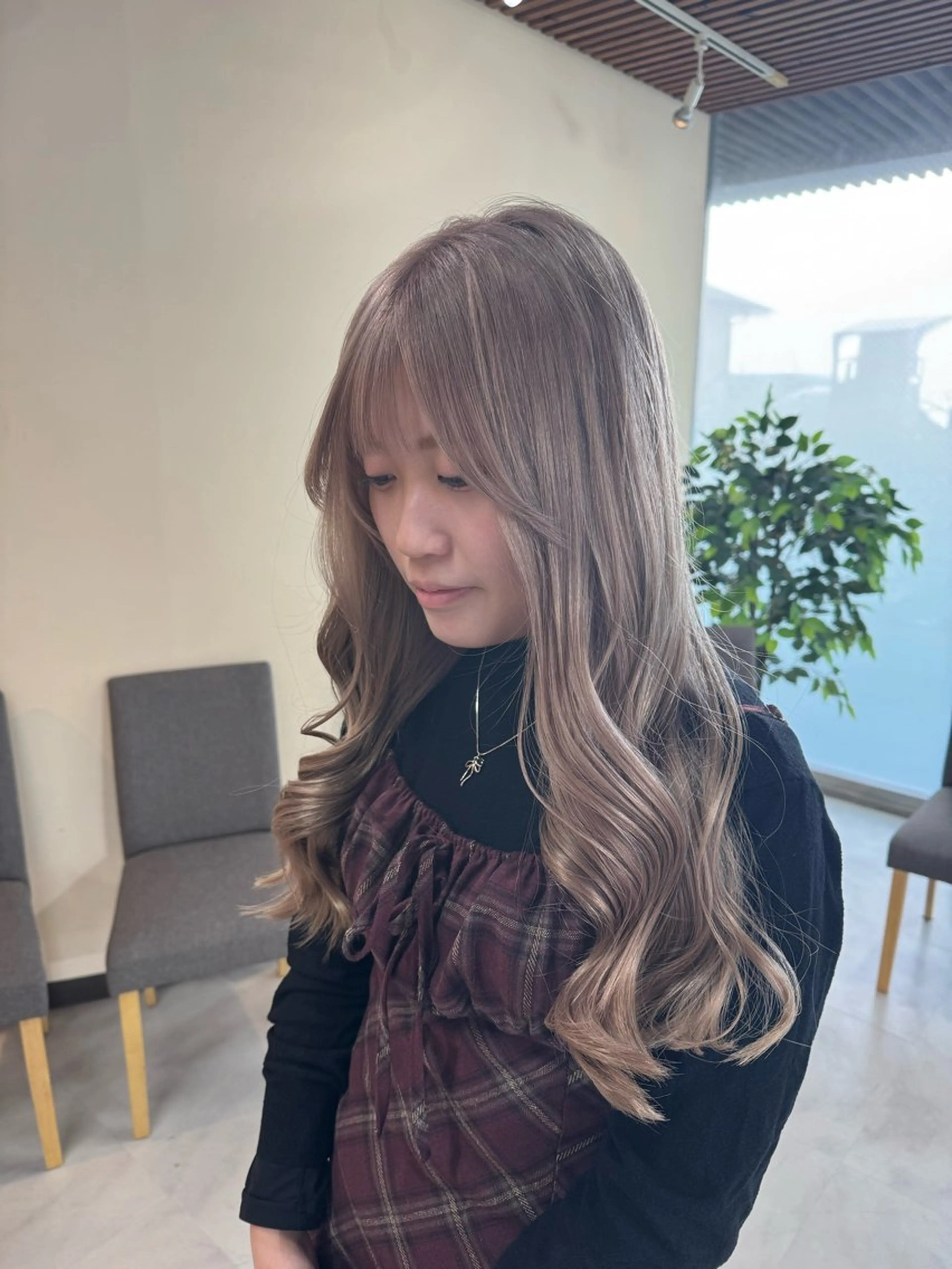 【2025年お疲れ様でしたクーポン】カット＋ブリーチカラー＋最高級5stepトリートメント✨の写真