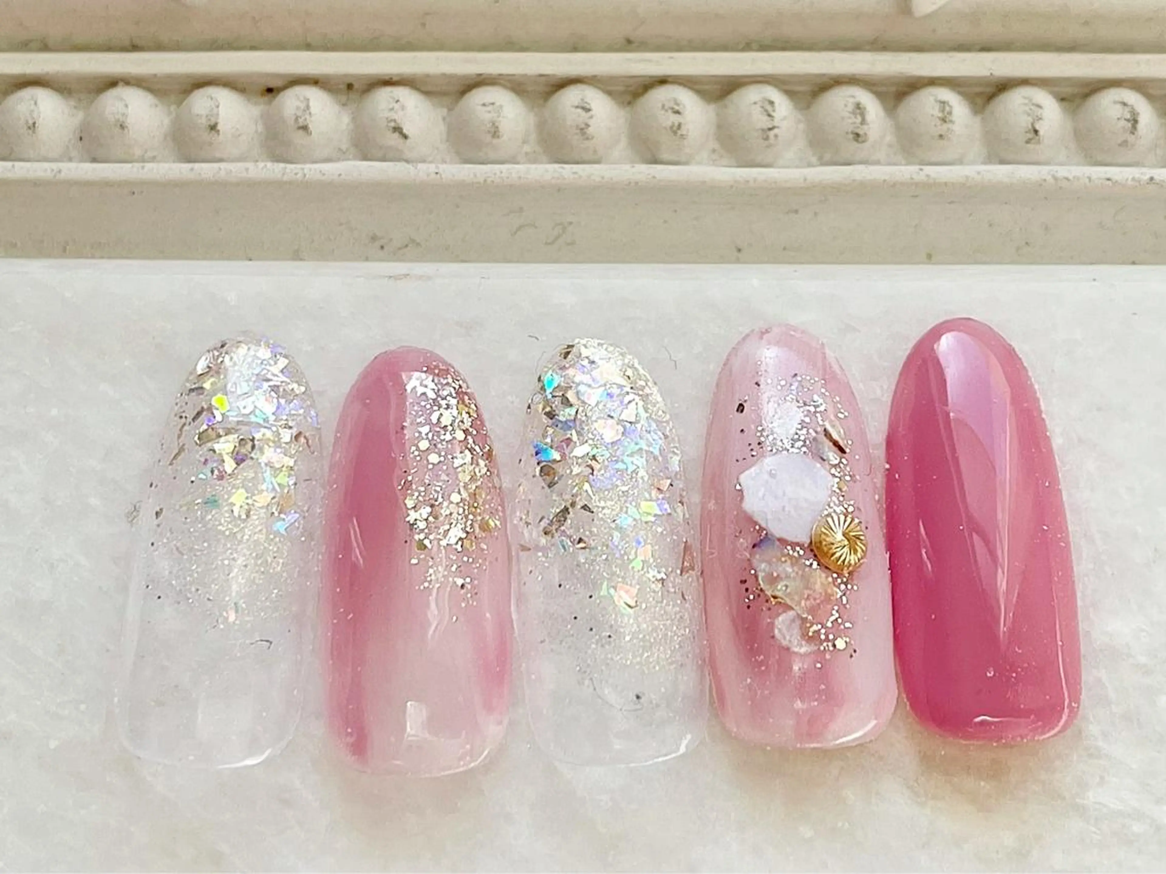 ネイル ジェルネイル キラキラネイル パラジェル ハンドネイル Satomi  のネイルデザイン