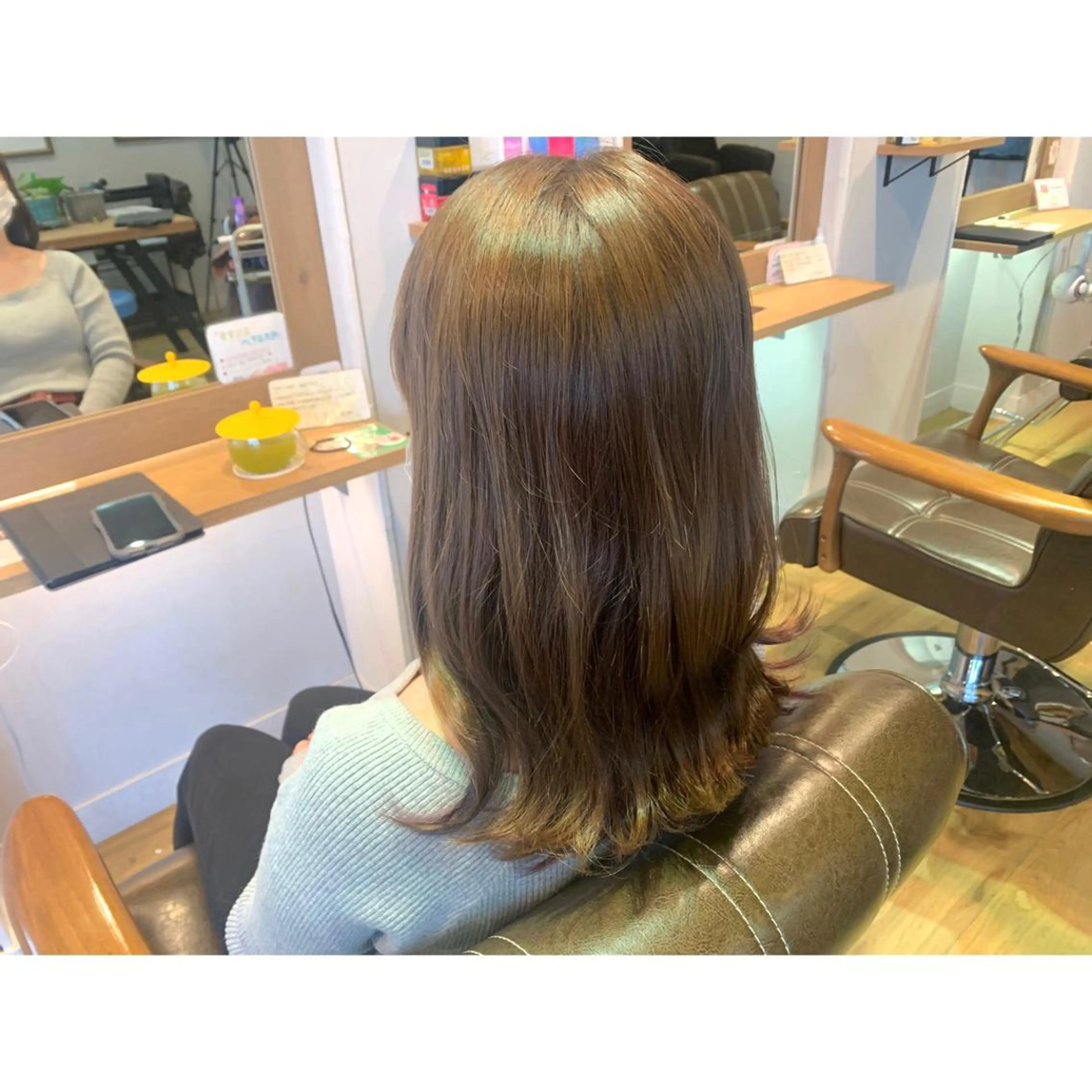 ロング カラー アッシュ ベージュカラー ヘアカラー トリートメント ツキダテ ユイのヘアスタイル