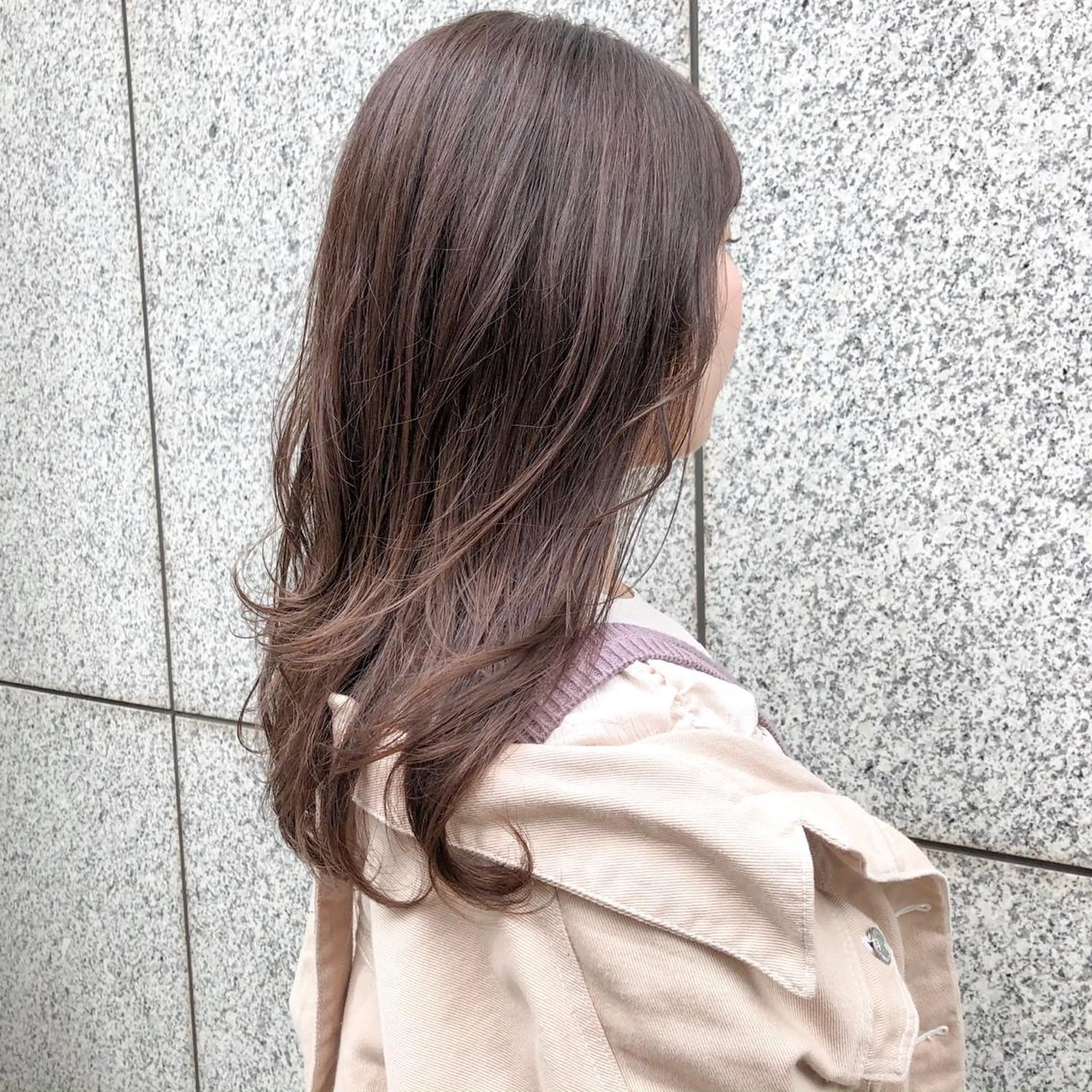 セミロング カラー アッシュ ベージュカラー 尾籠 美幸 （オゴモリ ミユキ）のヘアスタイル