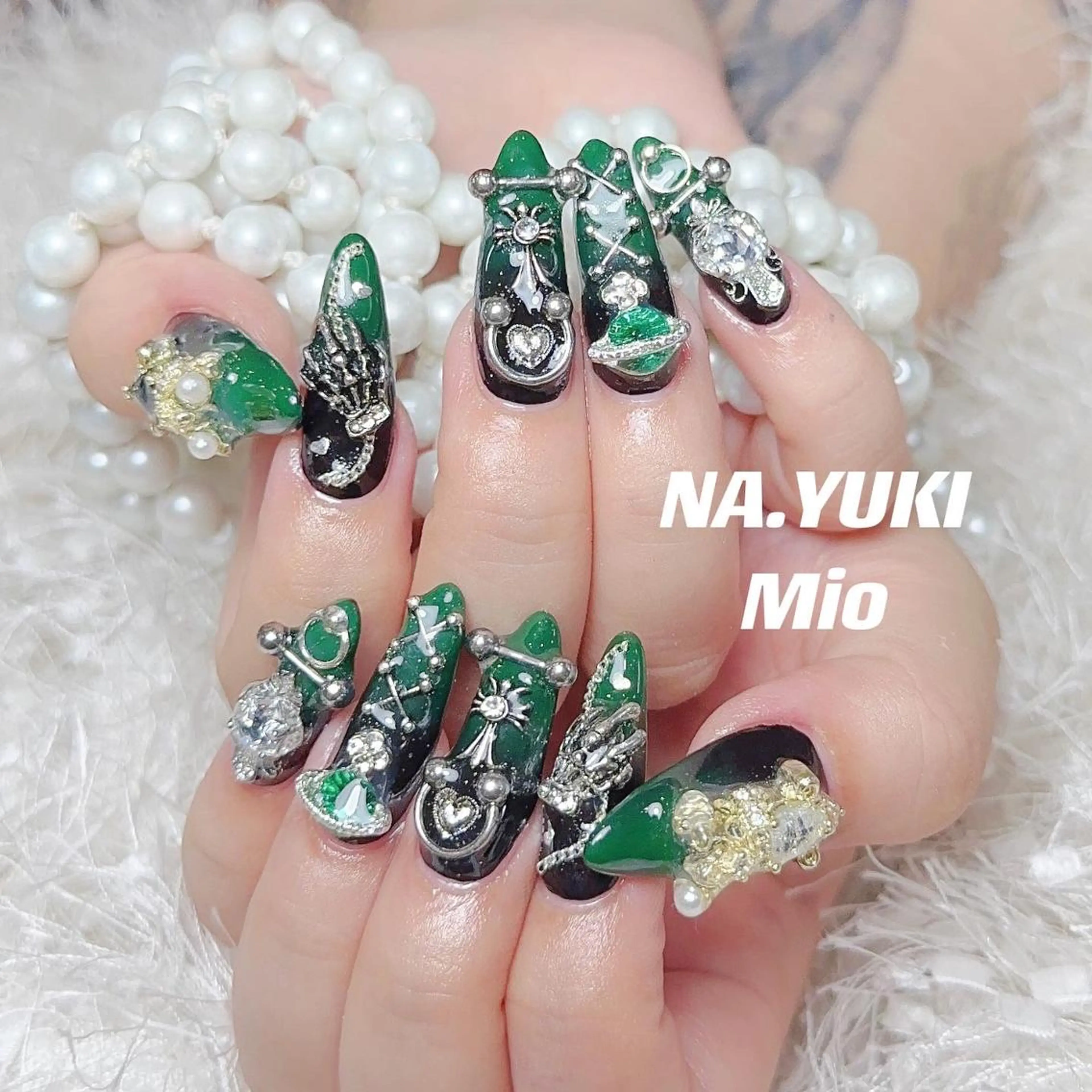 ネイル キッズ ロング マツエク・マツパ ハンドネイル 🦋 Queenieのネイルデザイン