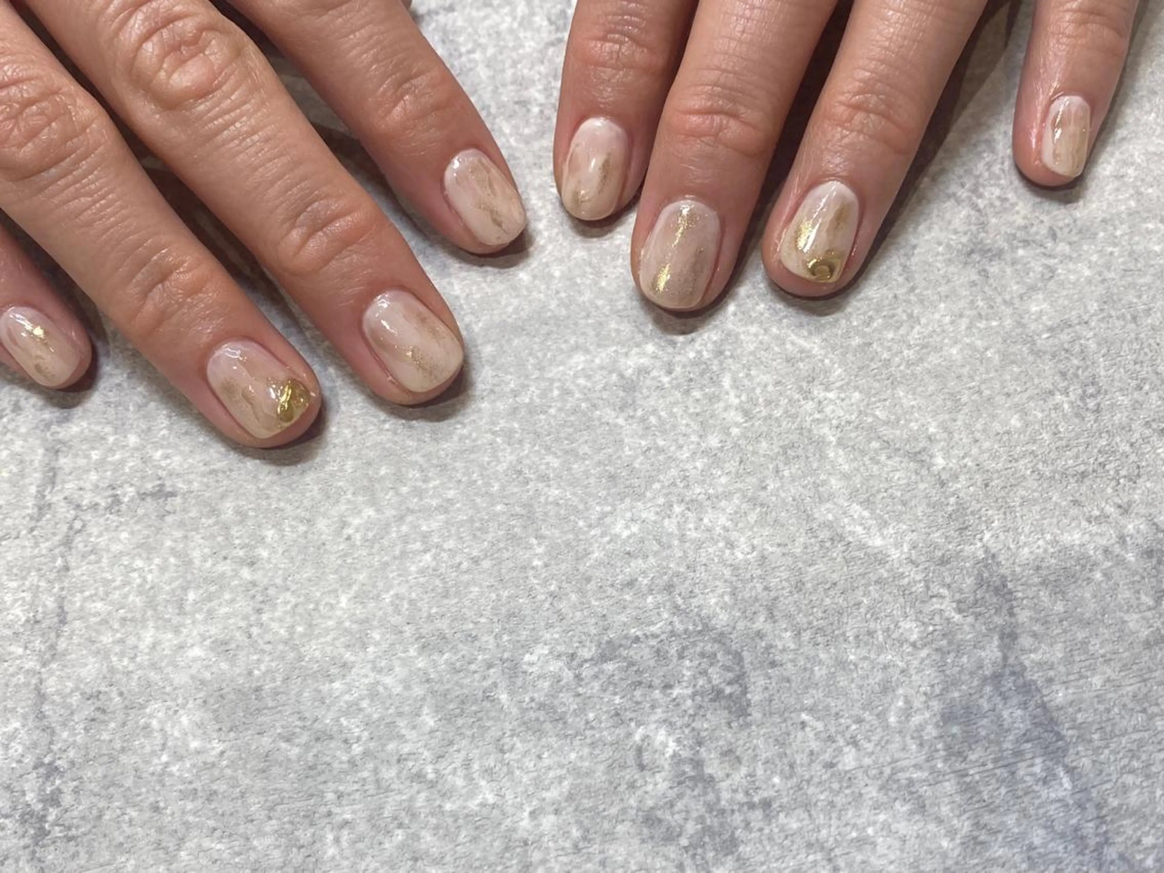 ネイル ハンドネイル NINEnami ニュアンスネイルのネイルデザイン