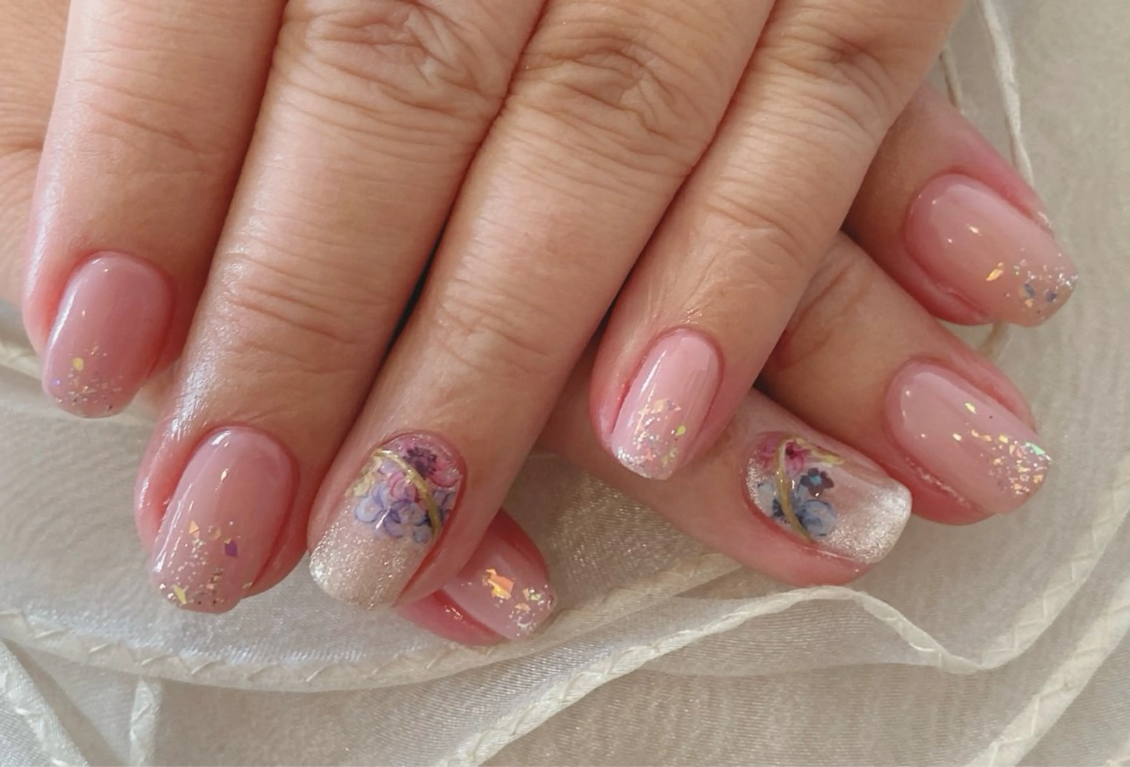 ネイル ネイル ティアラのネイルデザイン