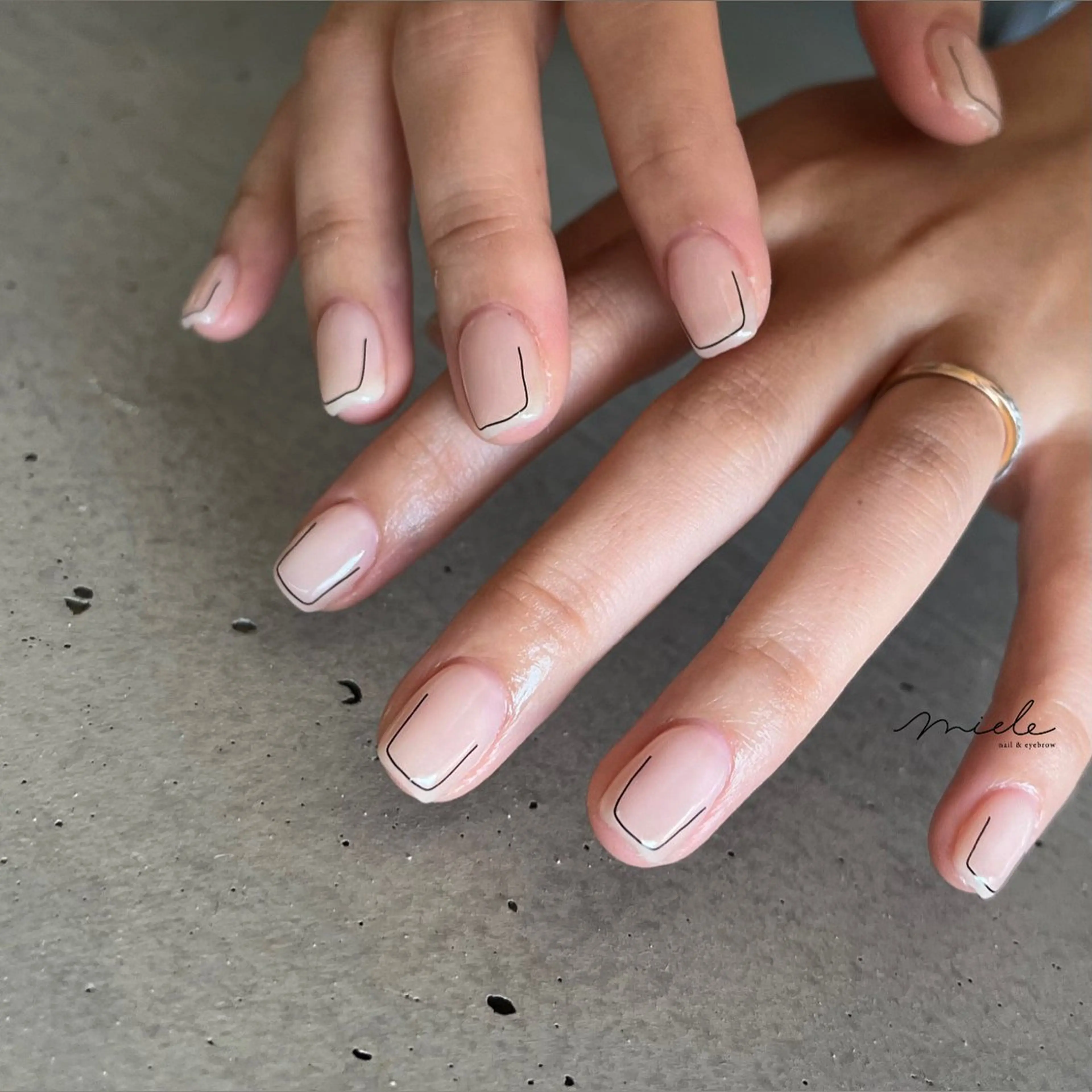 ネイル ハンドネイル miele【ミエレ】 シンプル一癖のネイルデザイン