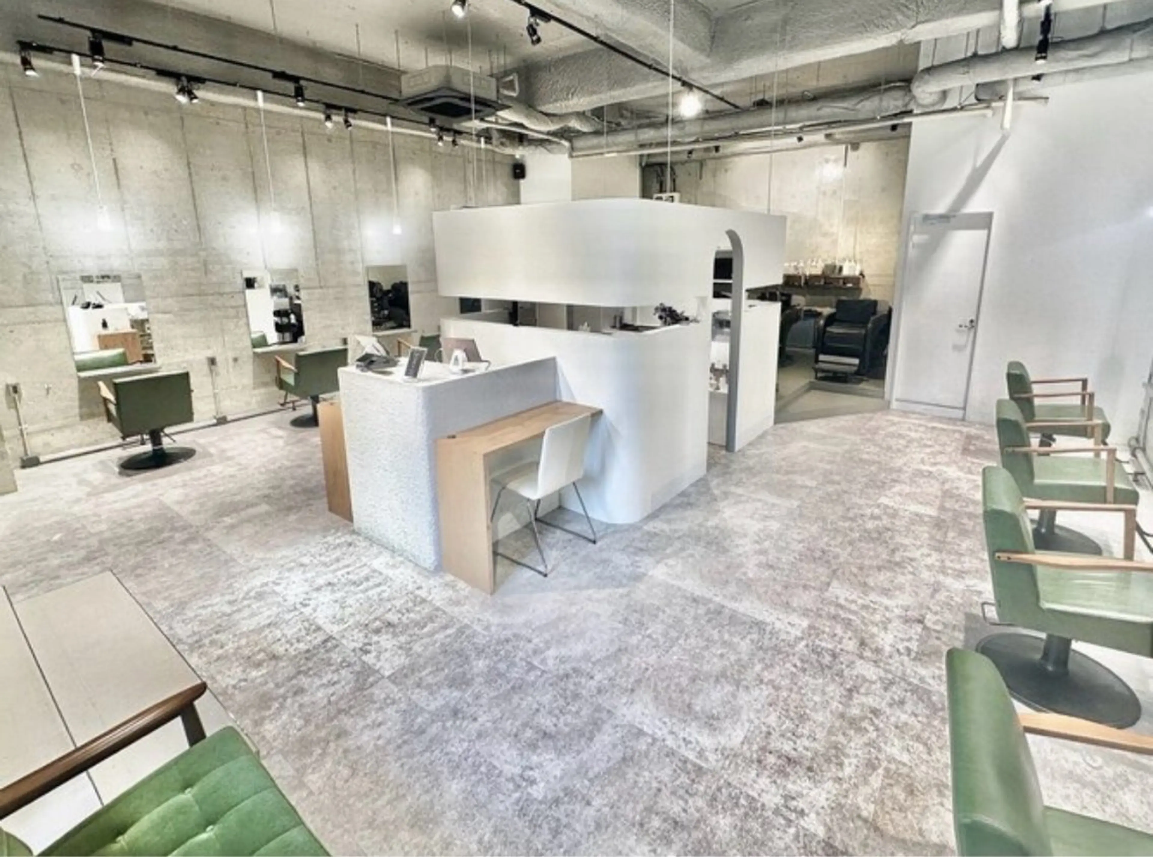 カラー ブリーチ専門店MONIQA所属・ブリーチ特化 🌟たまき🌟のヘアスタイル