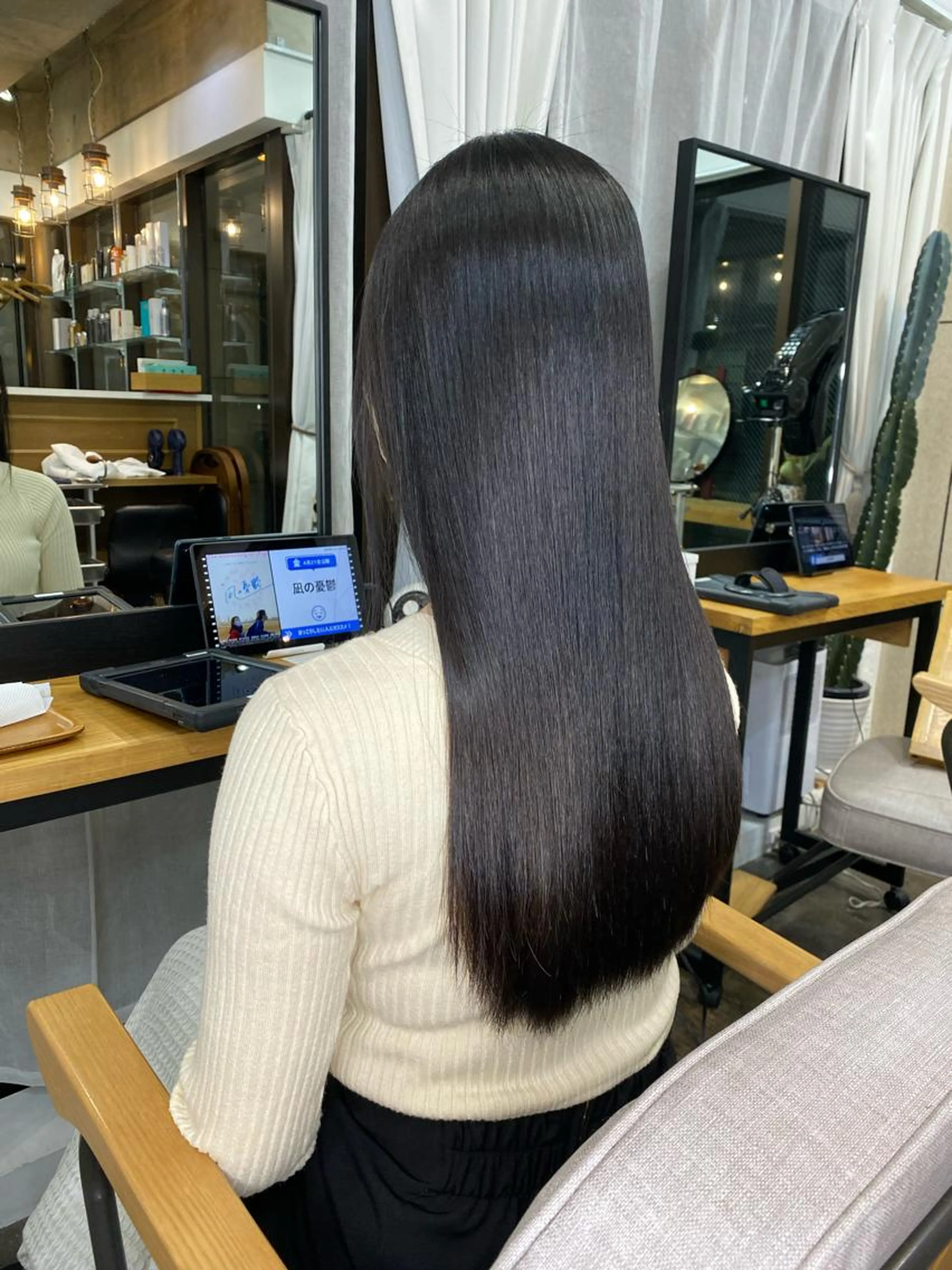 【平日限定】縮毛矯正(ストレートパーマ)+シャンプーブローの写真