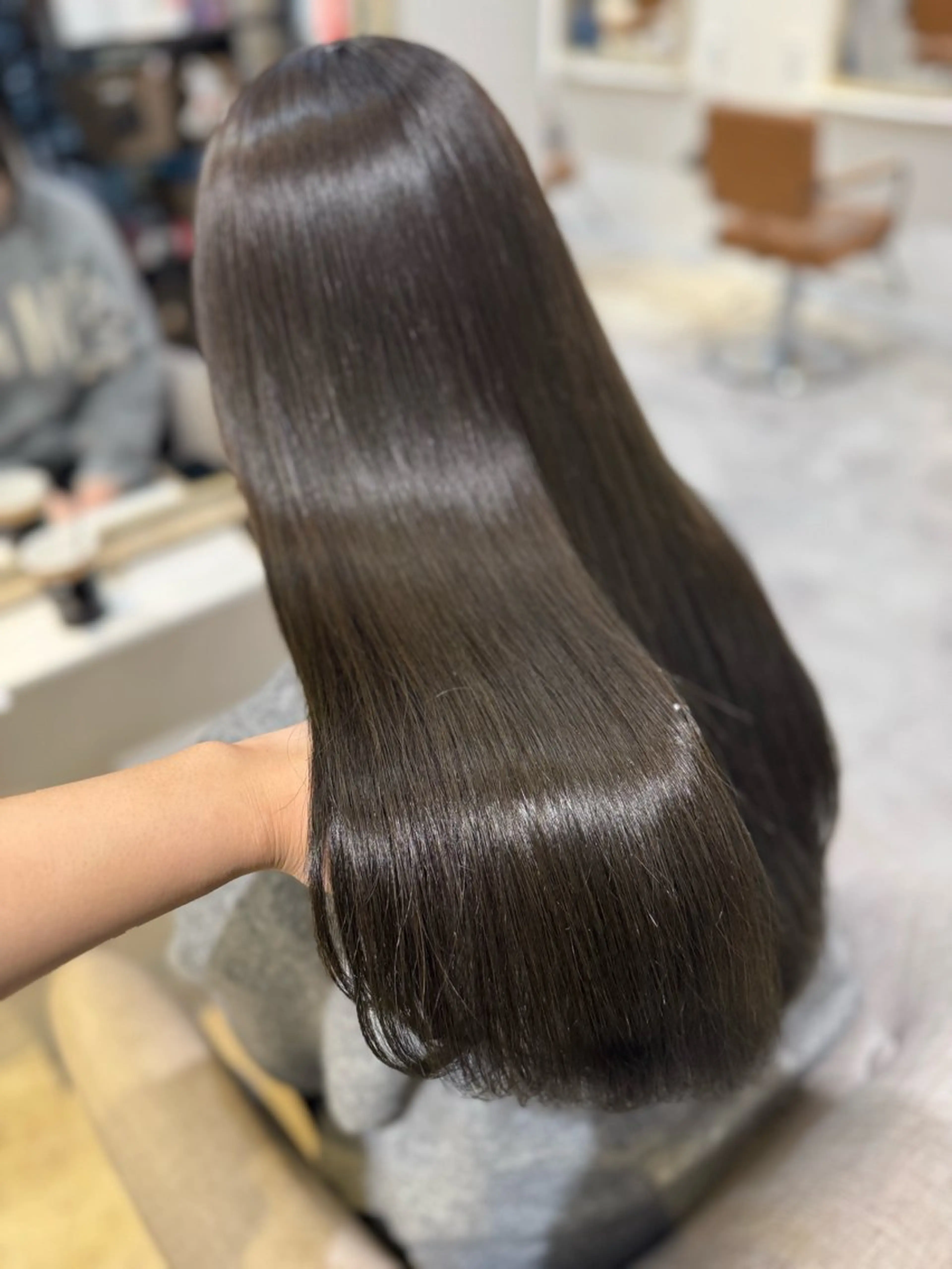 ロング カラー アッシュ アッシュブラウン ベージュカラー 黒髪 ブリーチ ヘアカラー トリートメント 赤み無し柔らかカラー 【梅田】madokaのヘアスタイル