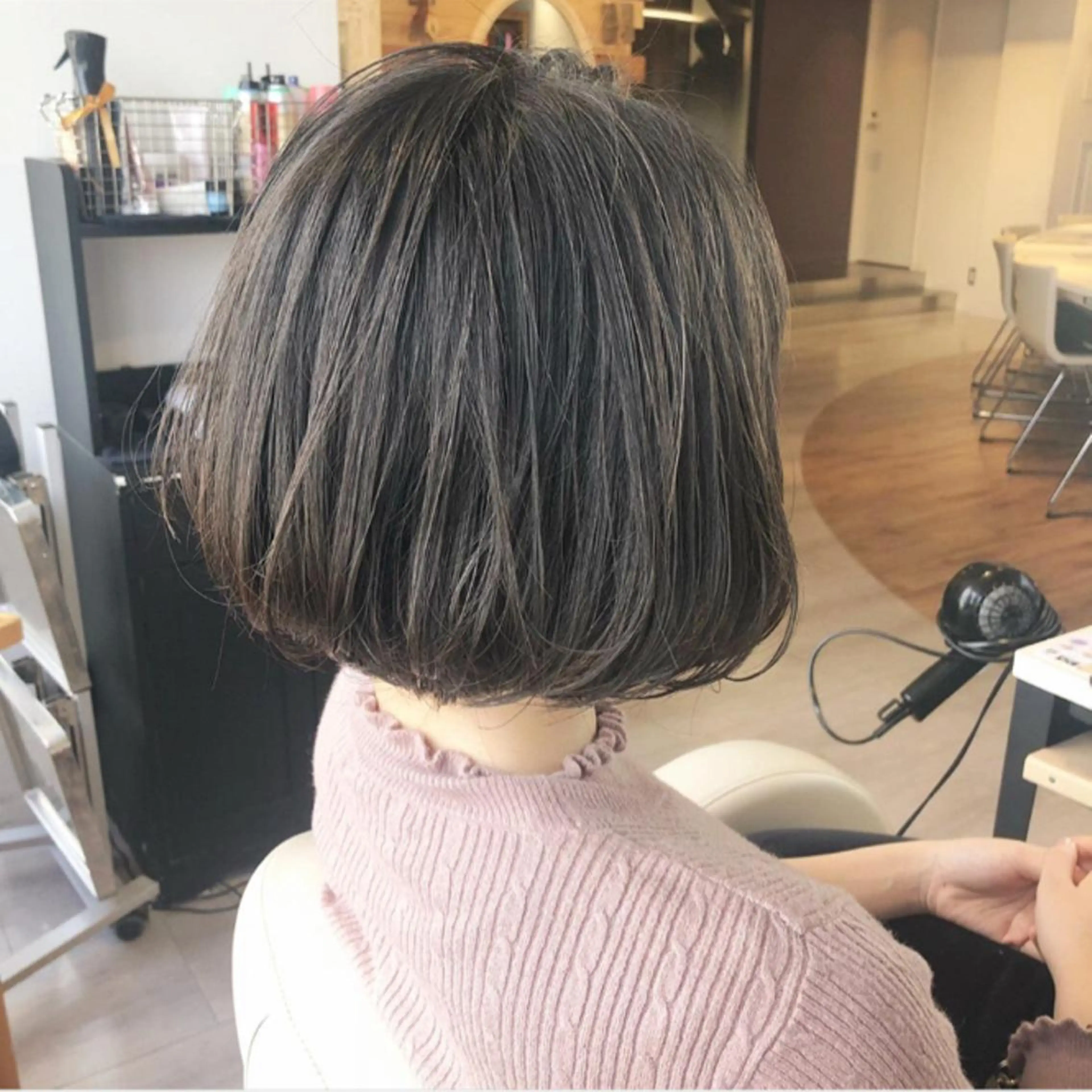 ショート ボブ nui所属・ﾚｲﾔｰ.ﾍｱｾｯﾄ 🤍宮本しおりのヘアスタイル