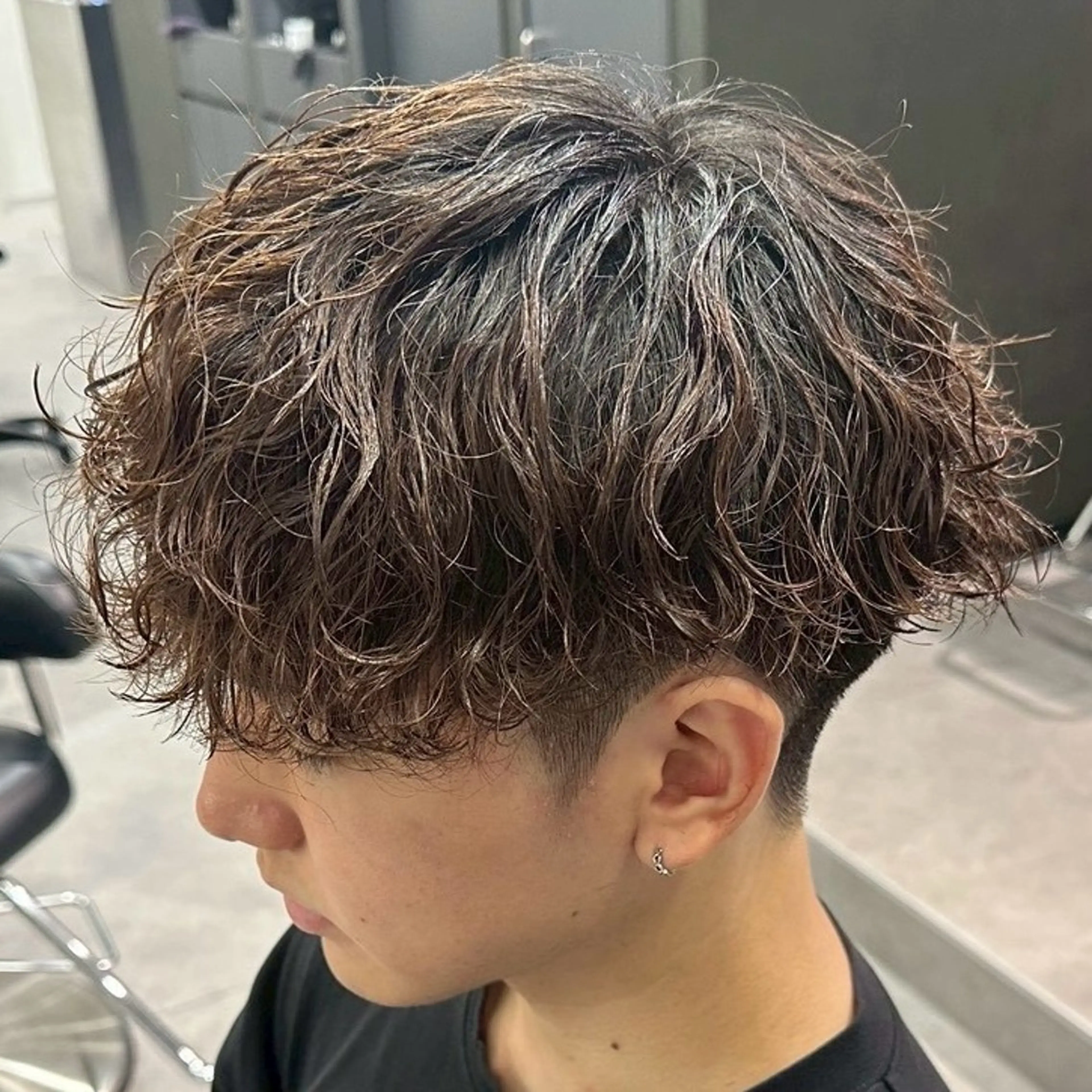 ミディアム パーマ メンズ 山中 翔平のヘアスタイル