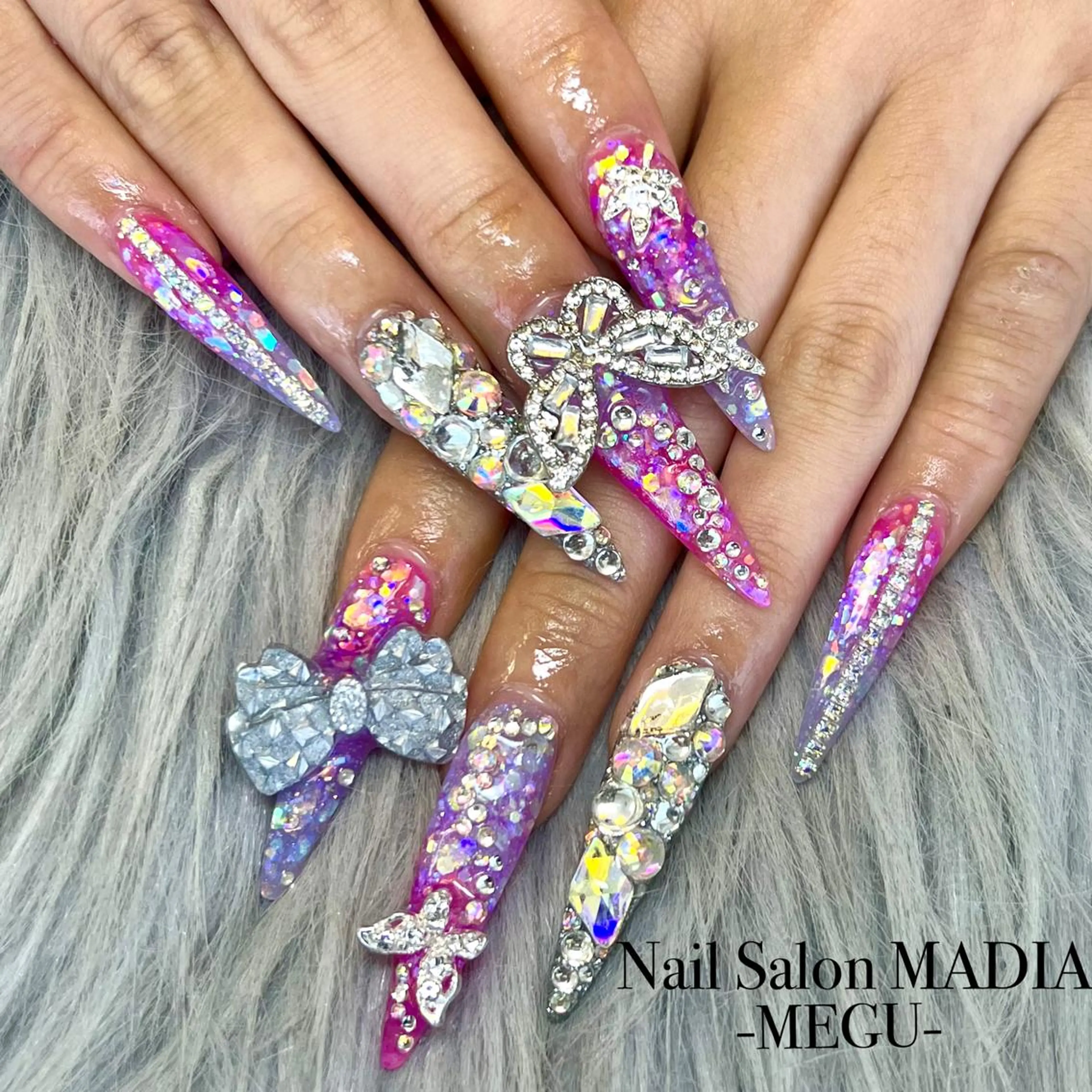 ネイル MADIA藤沢所属・MADIA MEGUのネイルデザイン