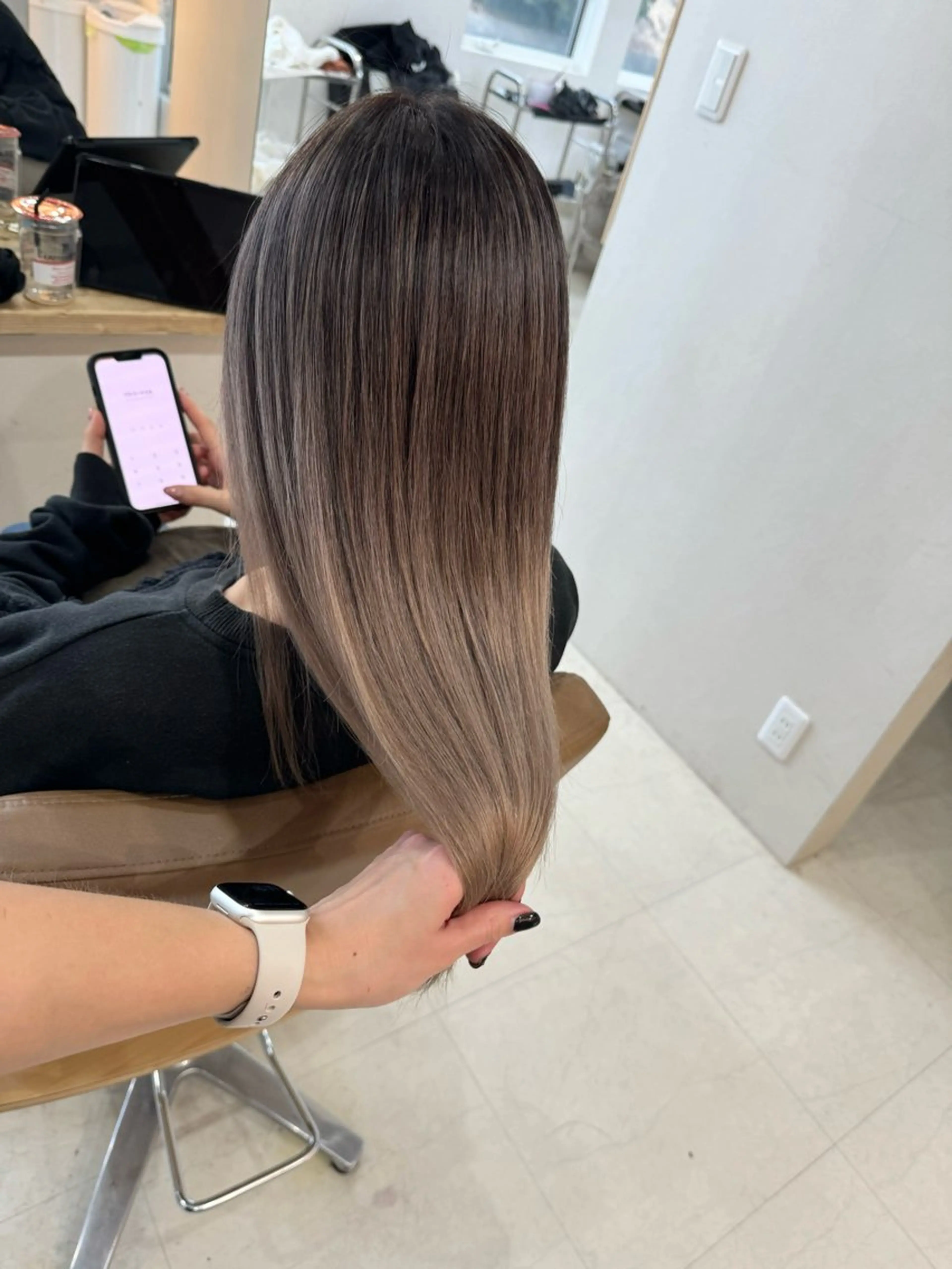 ロング ヘアカラー アルーナビューティデザイン所属・鈴木 妃帆未のヘアスタイル