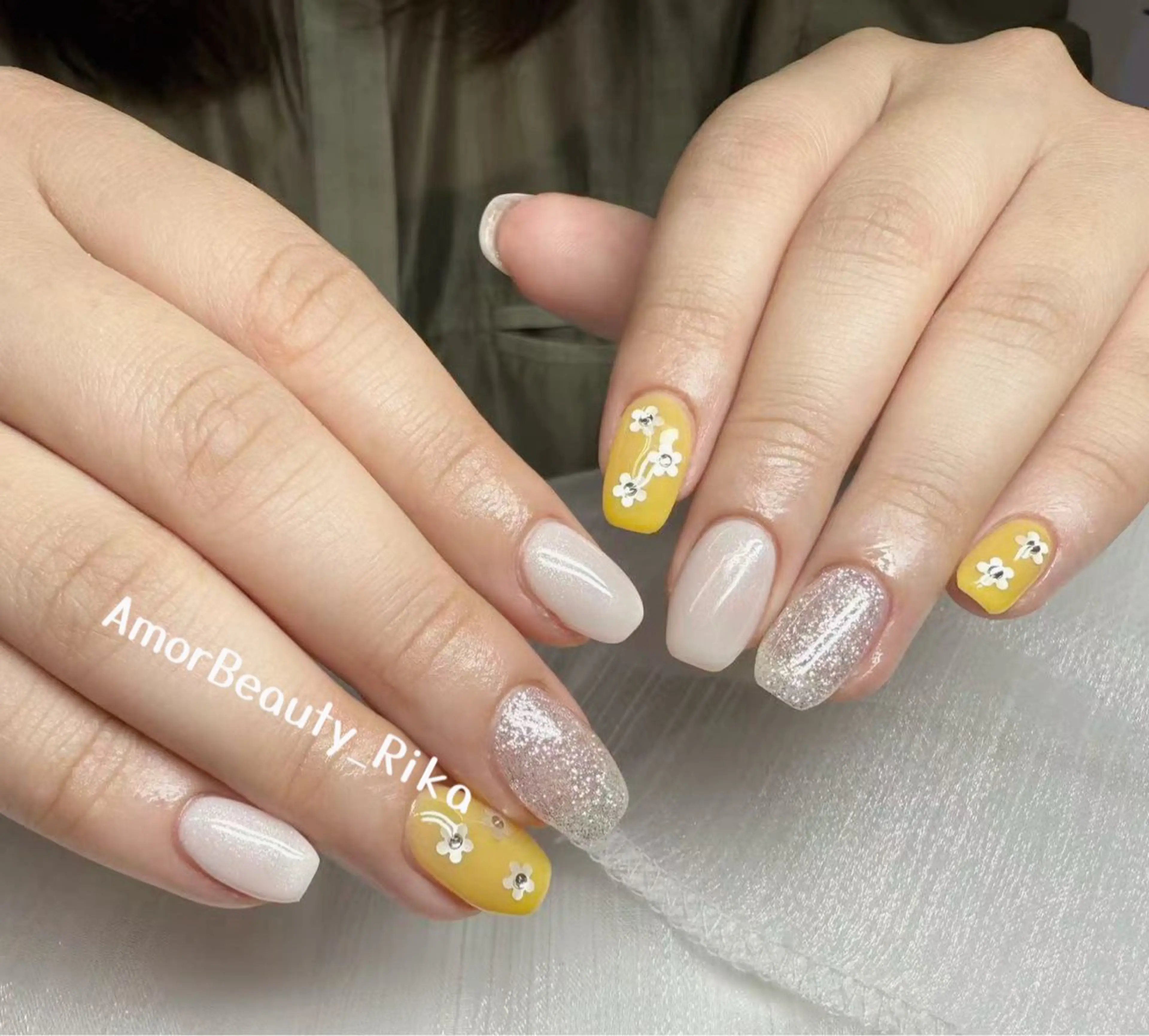 ネイル ハンドネイル Kaka_ パラジェル、長さだしのネイルデザイン