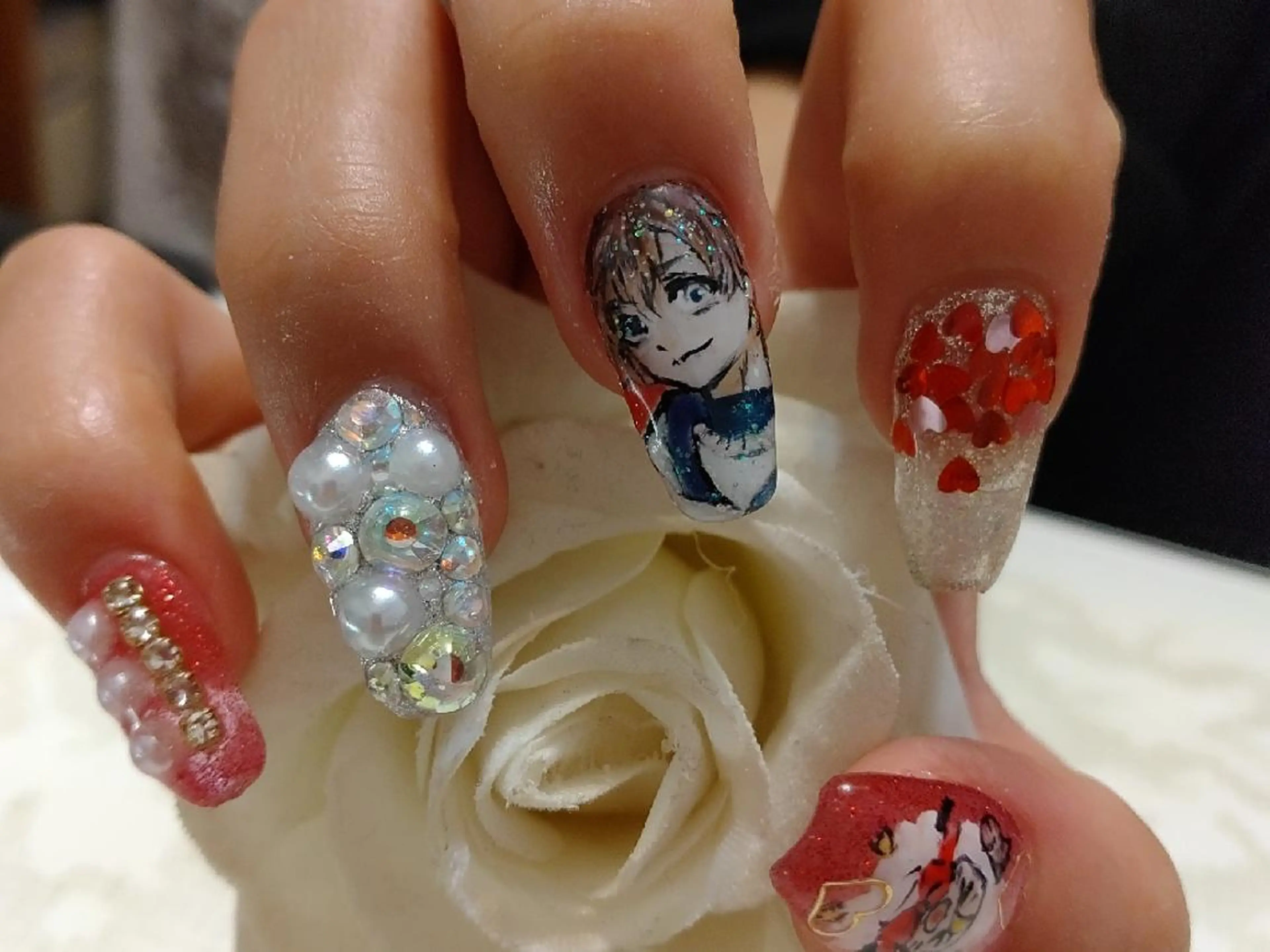 ネイル エステとネイル ローズコンフォートのネイルデザイン