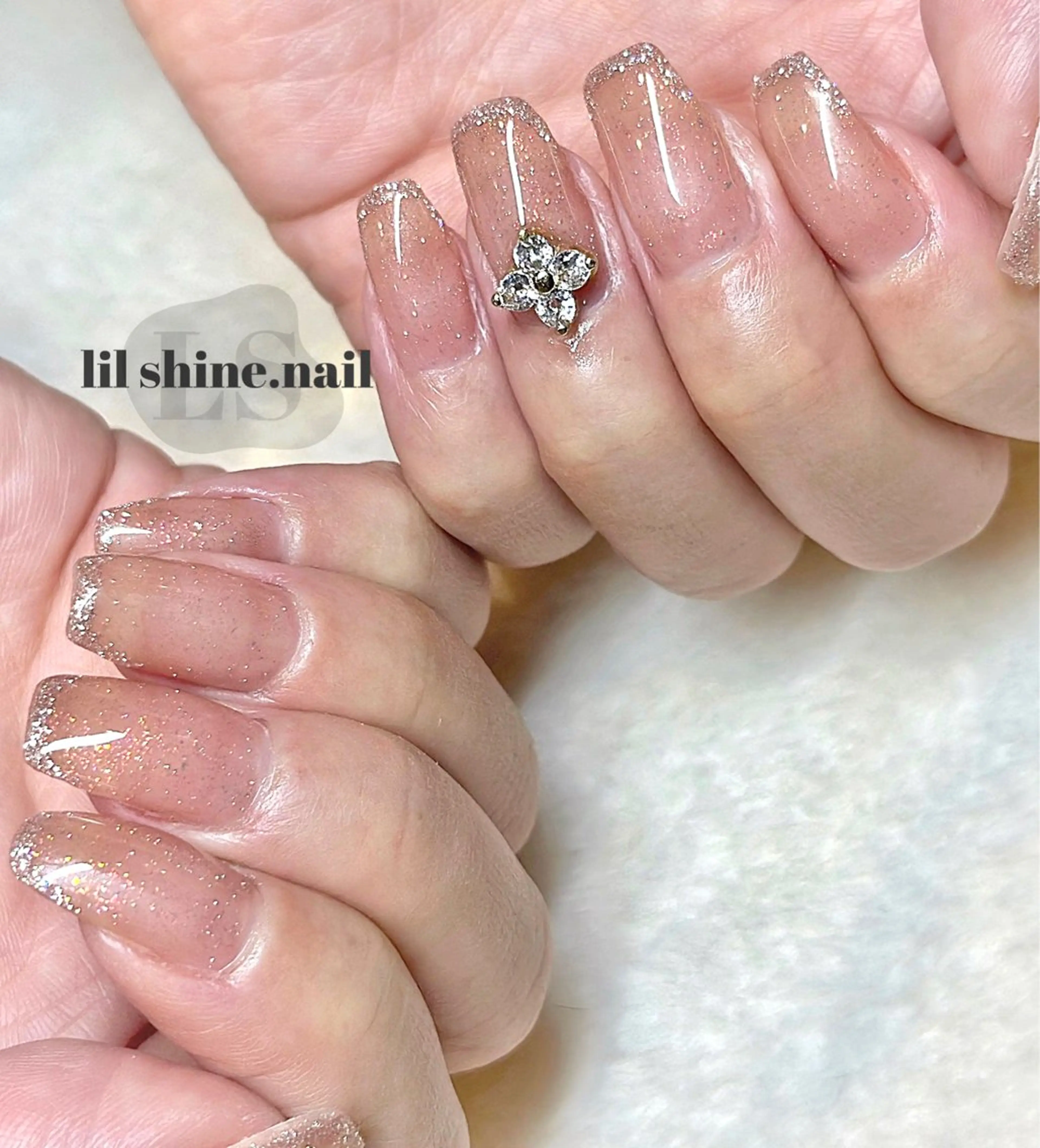 ネイル フレンチネイル ラメ(グリッター) リル シャインのネイルデザイン