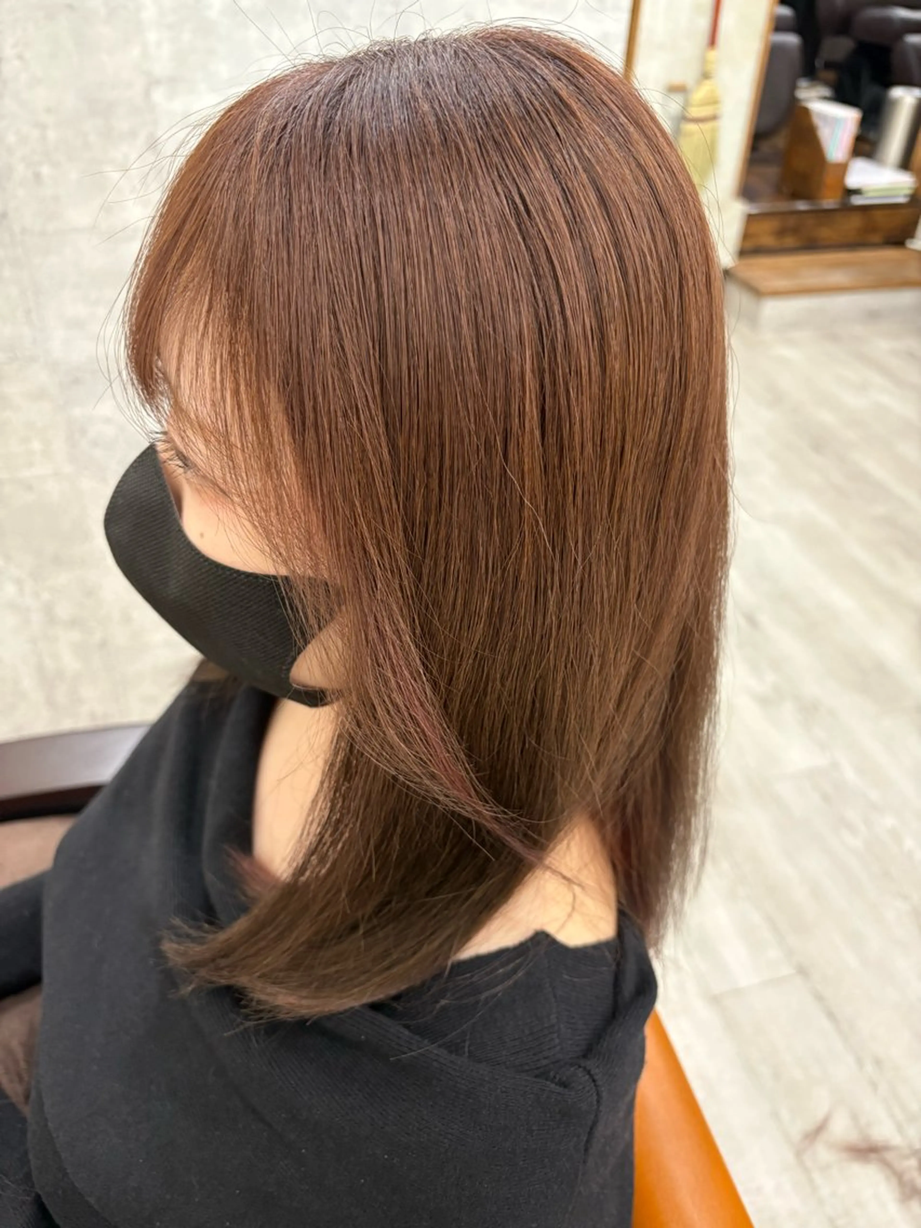 セミロング カラー ベージュカラー ピンクカラー ピンクベージュ iru所属・Shiina シイナのヘアスタイル